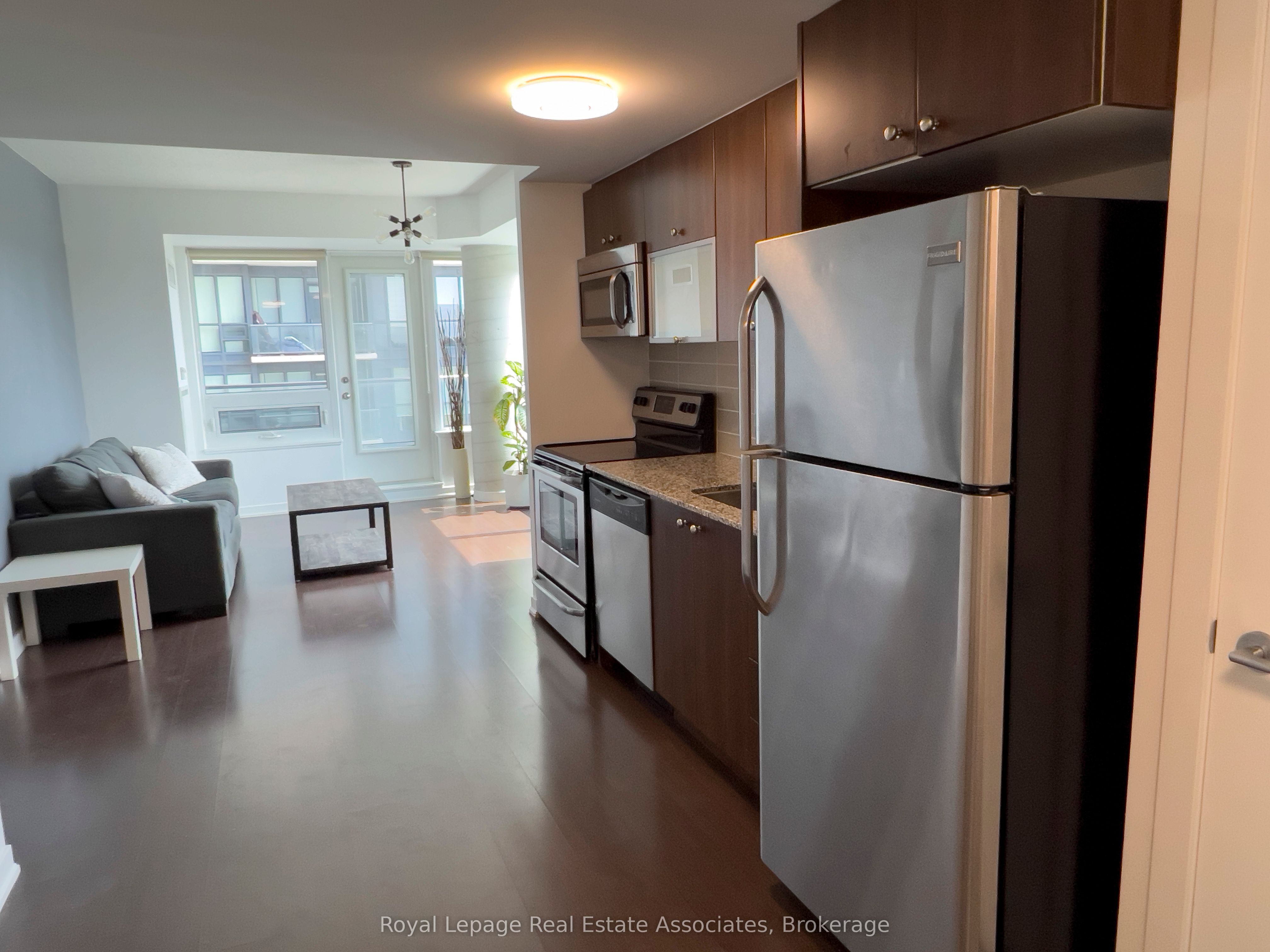 55 East Liberty Street 410, Toronto, ON M6K 3P9 photo 4