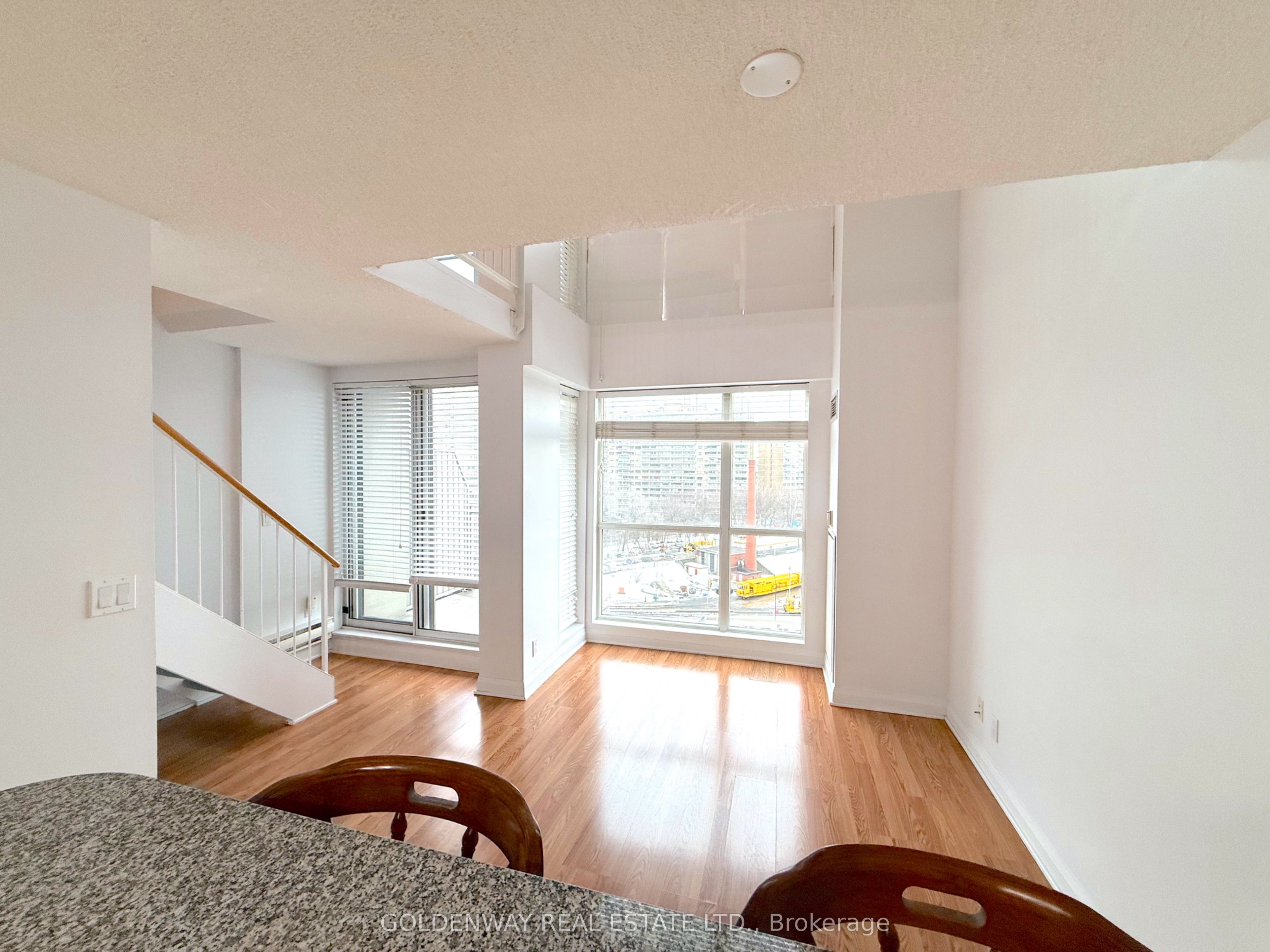 18 Merton Street 911, Toronto, ON M4S 3G9 photo 3