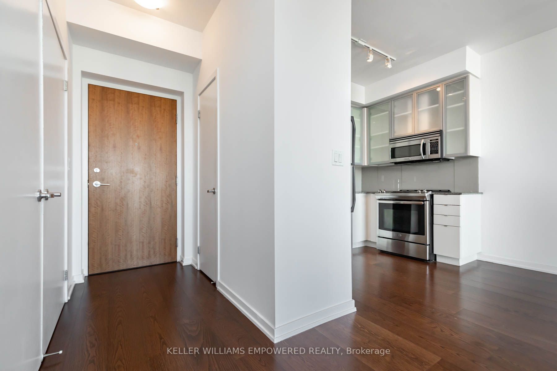 33 Lombard Street 3603, Toronto, ON M5C 3H8 photo 3