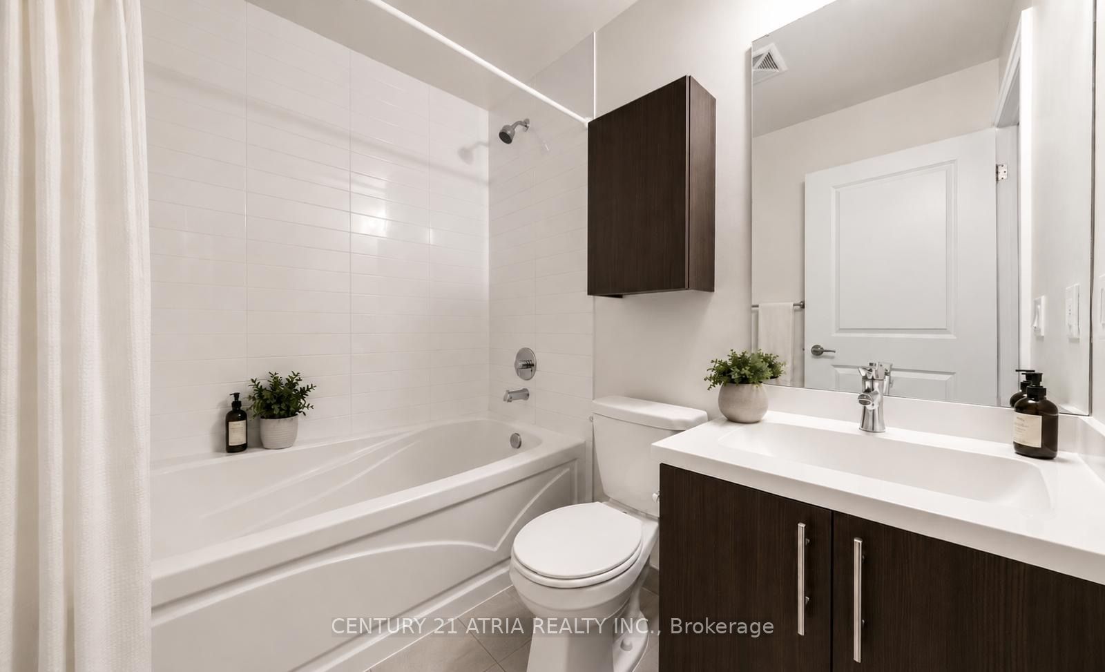 530 St Clair Avenue W 1004, Toronto, ON M6C 0A2 photo 3