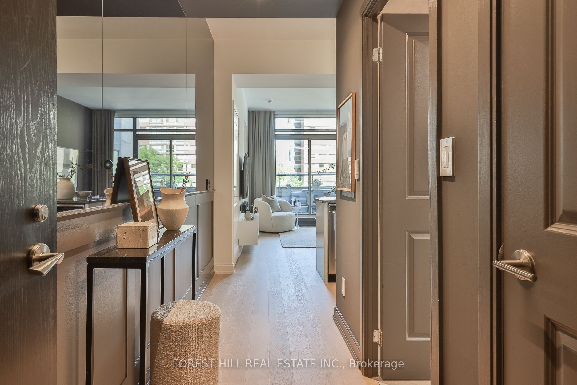 21 Scollard Street 512, Toronto, ON M5R 1G1 photo 2