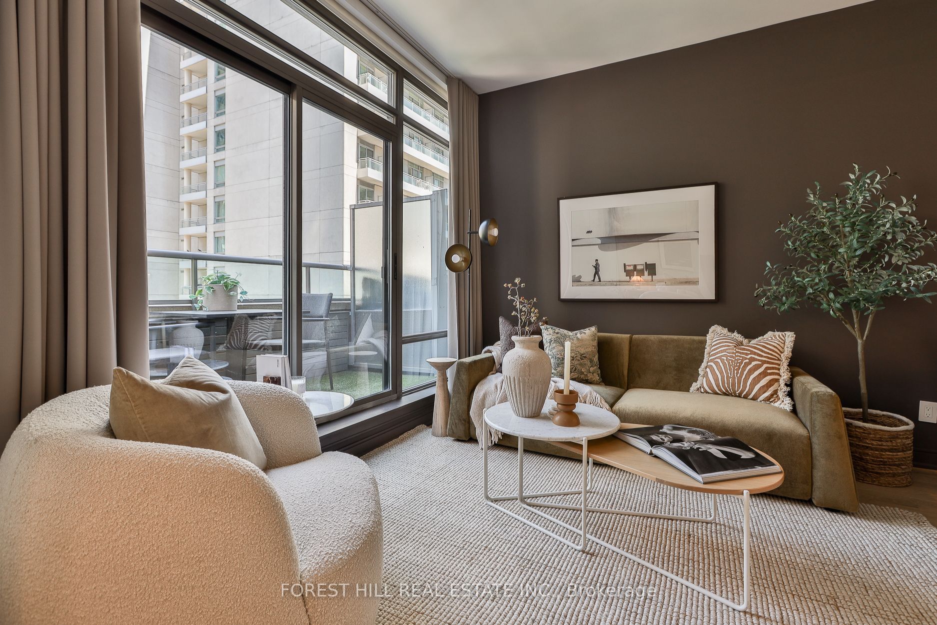 21 Scollard Street 512, Toronto, ON M5R 1G1 photo 3