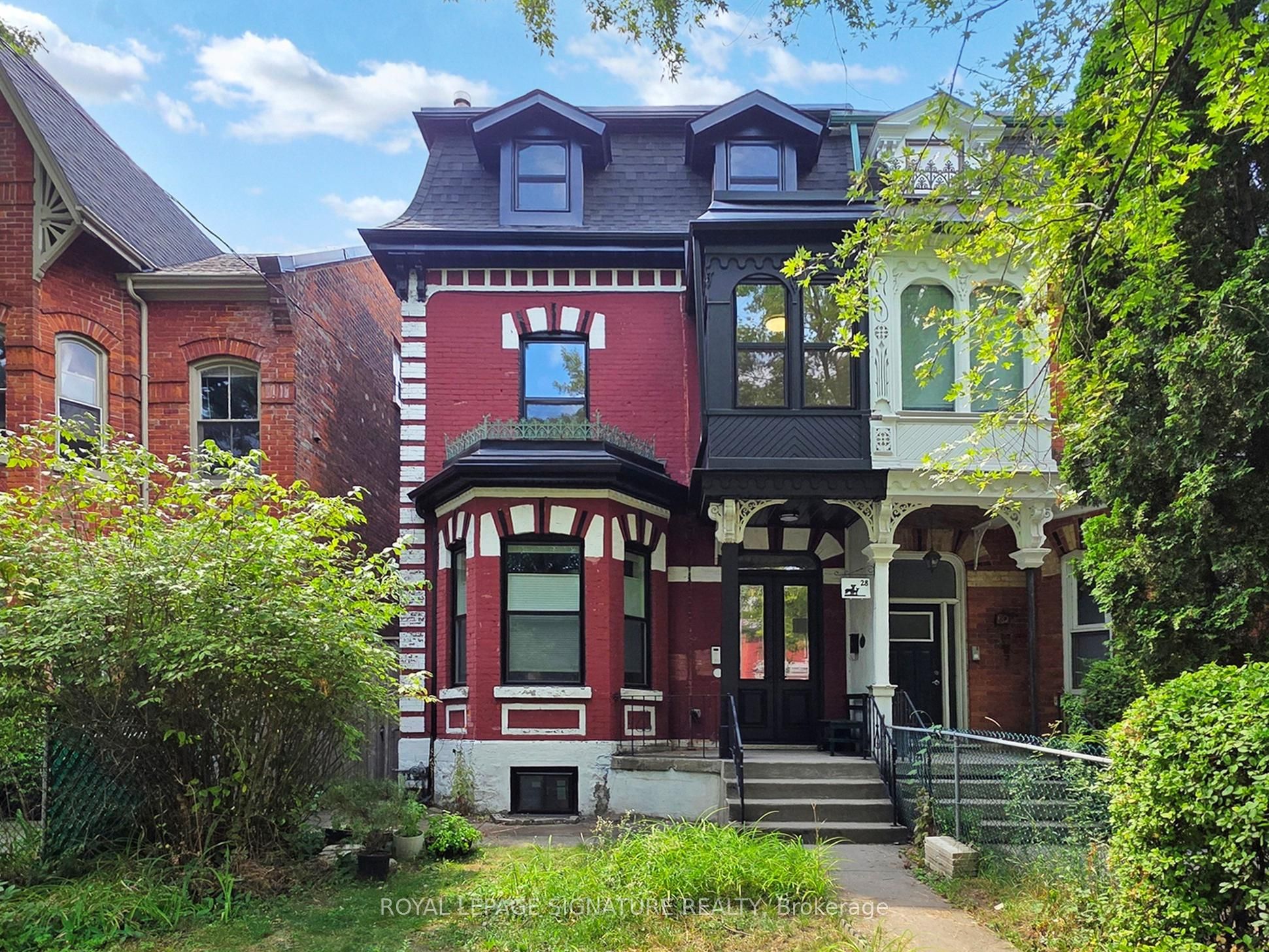 28 Beaconsfield Avenue 3, Toronto, ON M6J 3H9