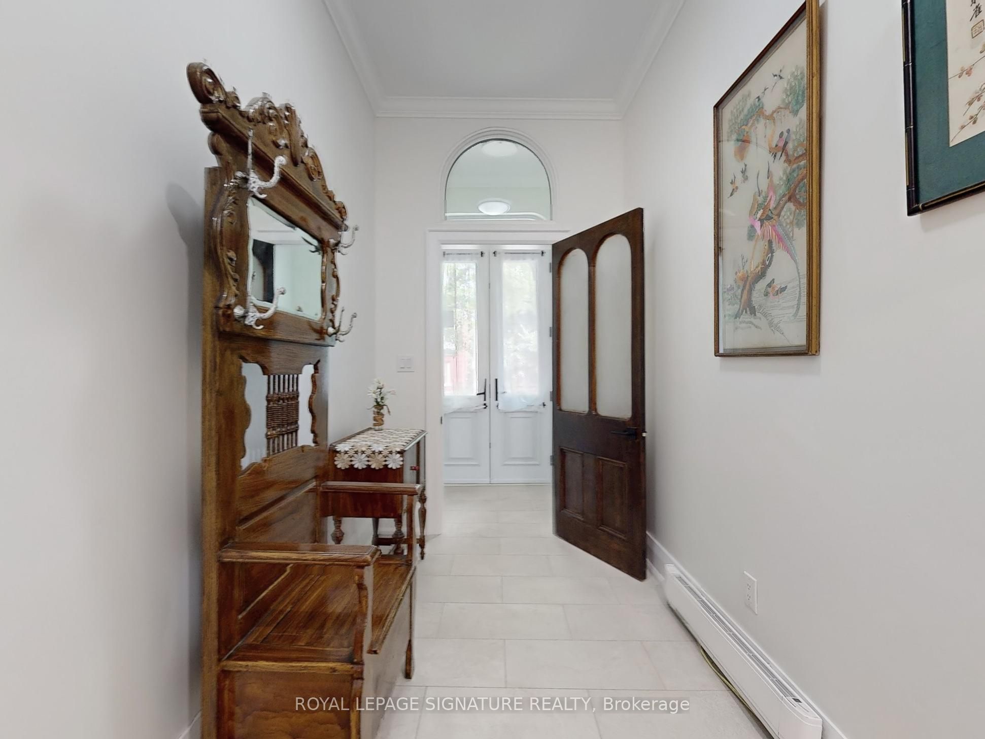 28 Beaconsfield Avenue 3, Toronto, ON M6J 3H9 photo 3