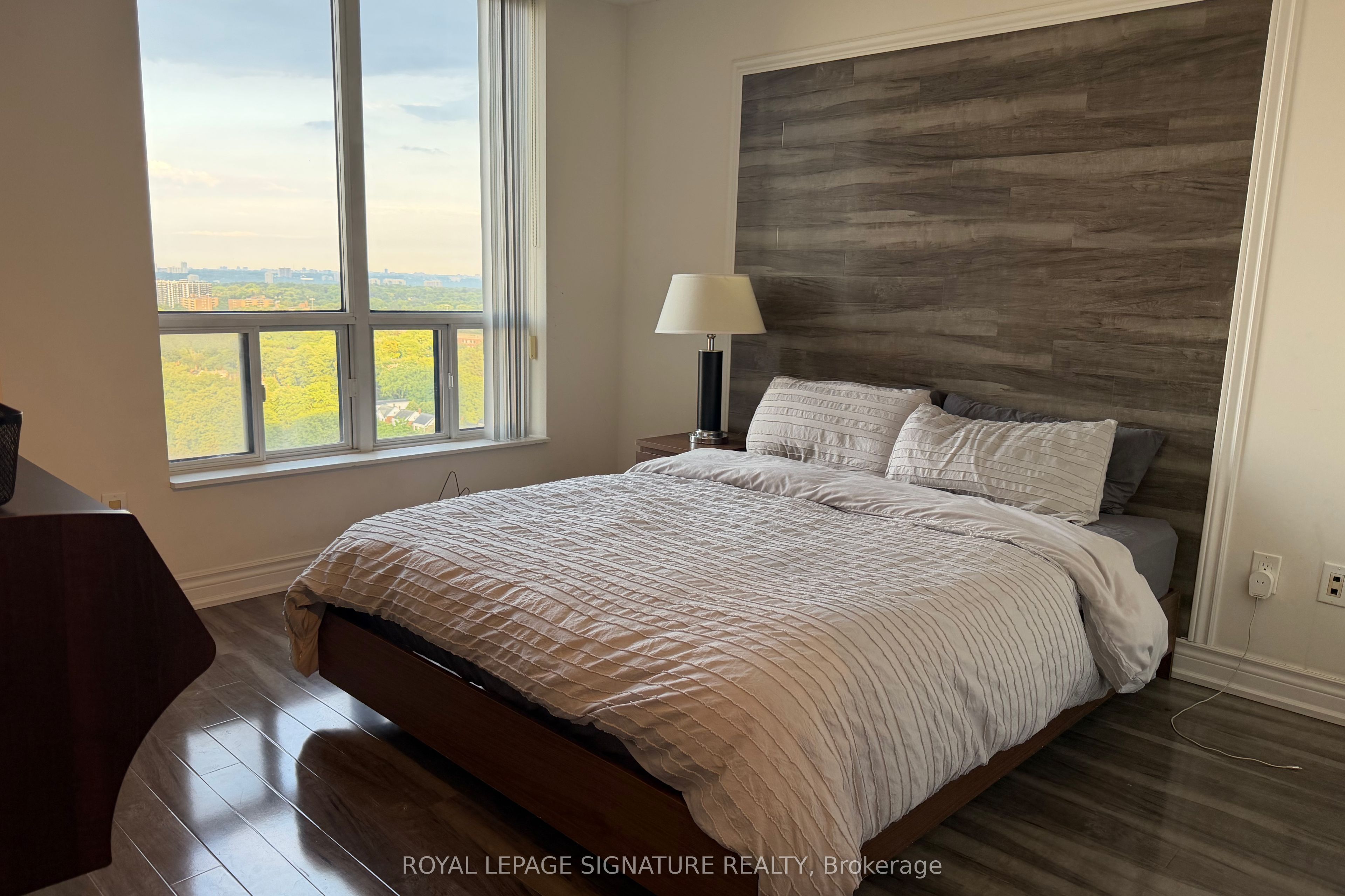 33 Sheppard Avenue E 2210, Toronto, ON M2N 7K1 photo 5