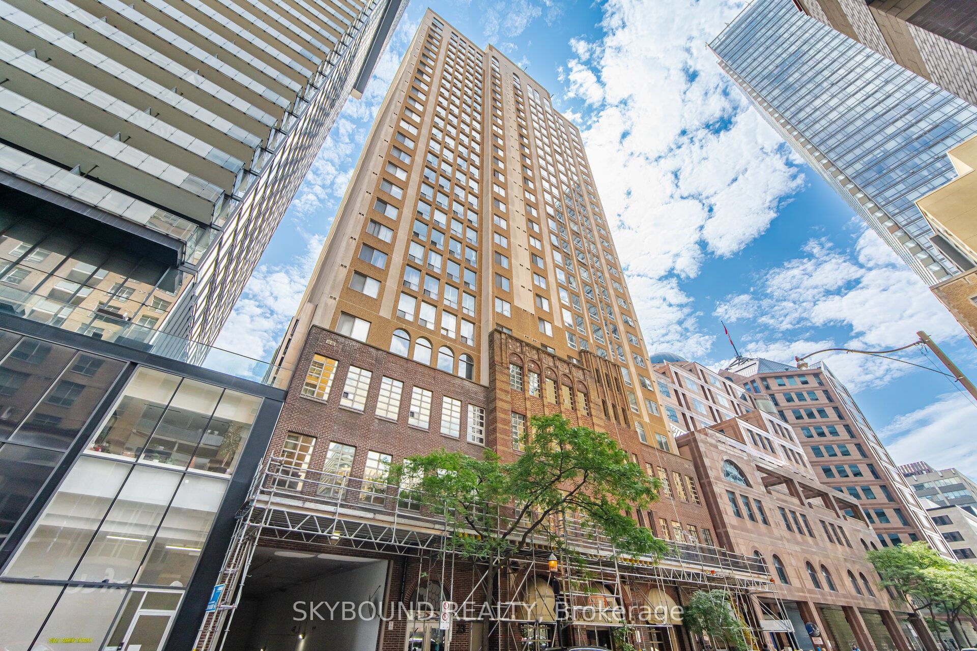 25 Grenville Street 1605, Toronto, ON M4Y 2X5