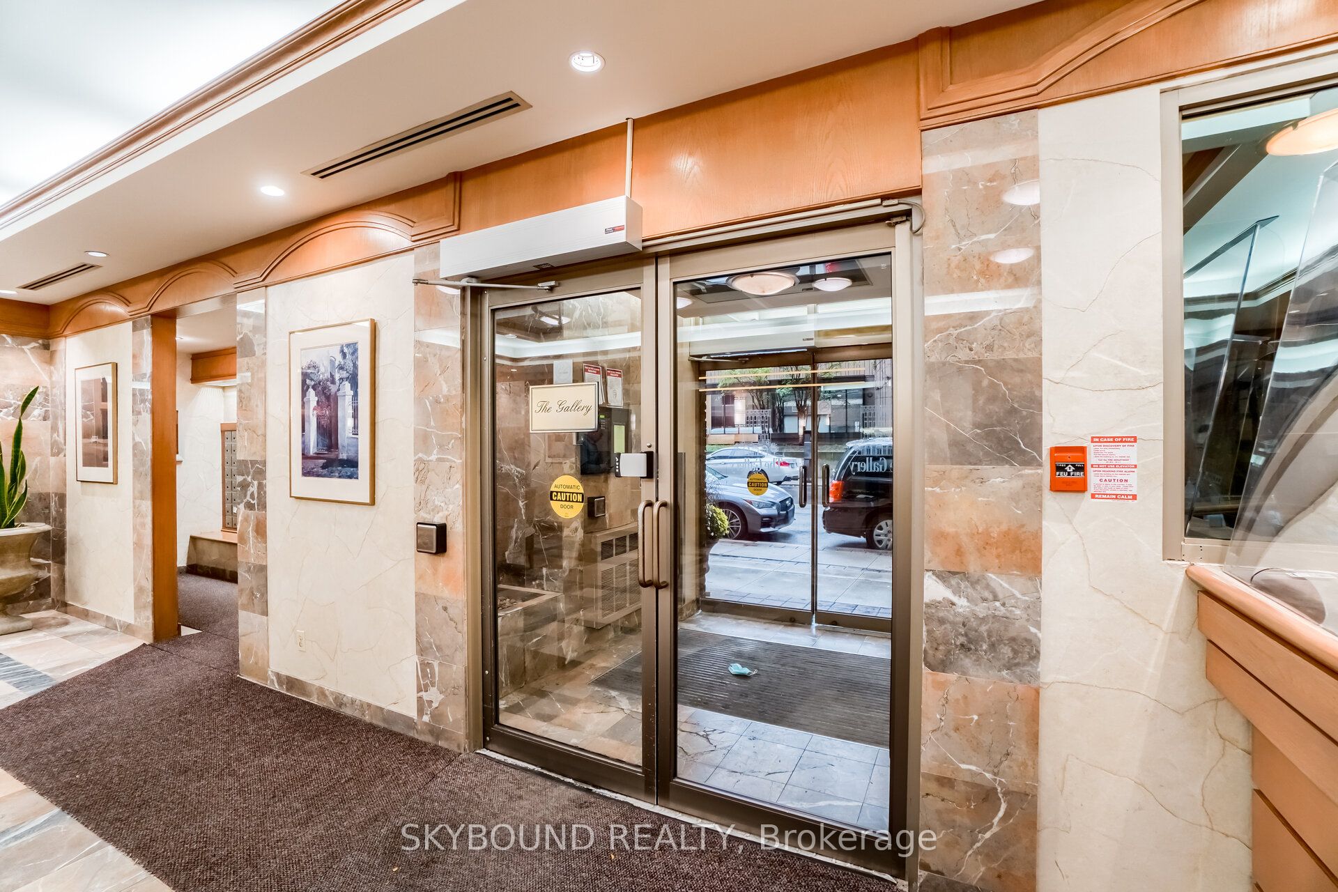 25 Grenville Street 1605, Toronto, ON M4Y 2X5 photo 3