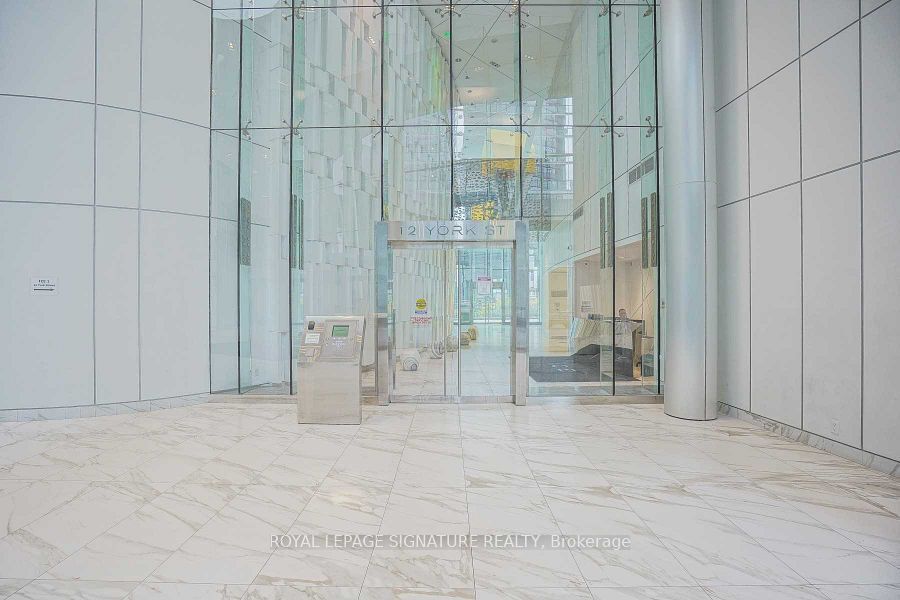 12 York Street 311, Toronto, ON M5J 0A9