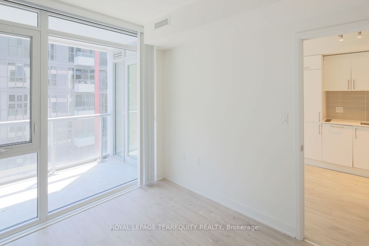 576 Front Street W 627, Toronto, ON M5V 1C1 photo 3