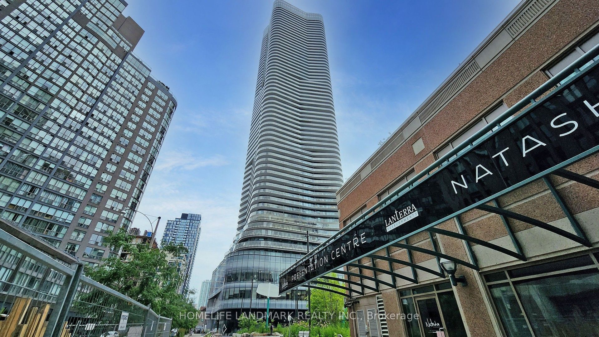 11 Wellesley Street W 1106, Toronto, ON M4Y 0G4