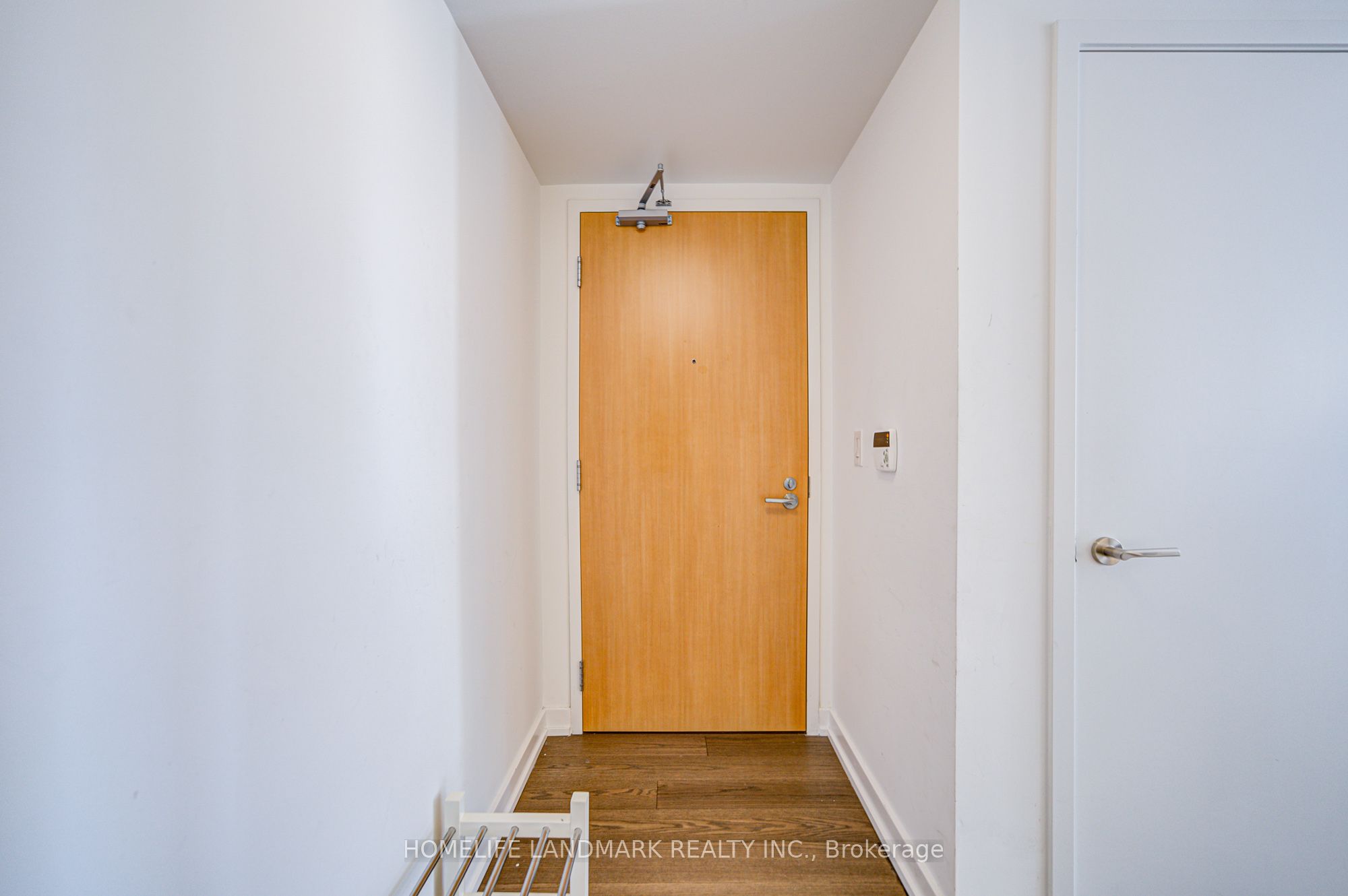11 Wellesley Street W 1106, Toronto, ON M4Y 0G4 photo 3