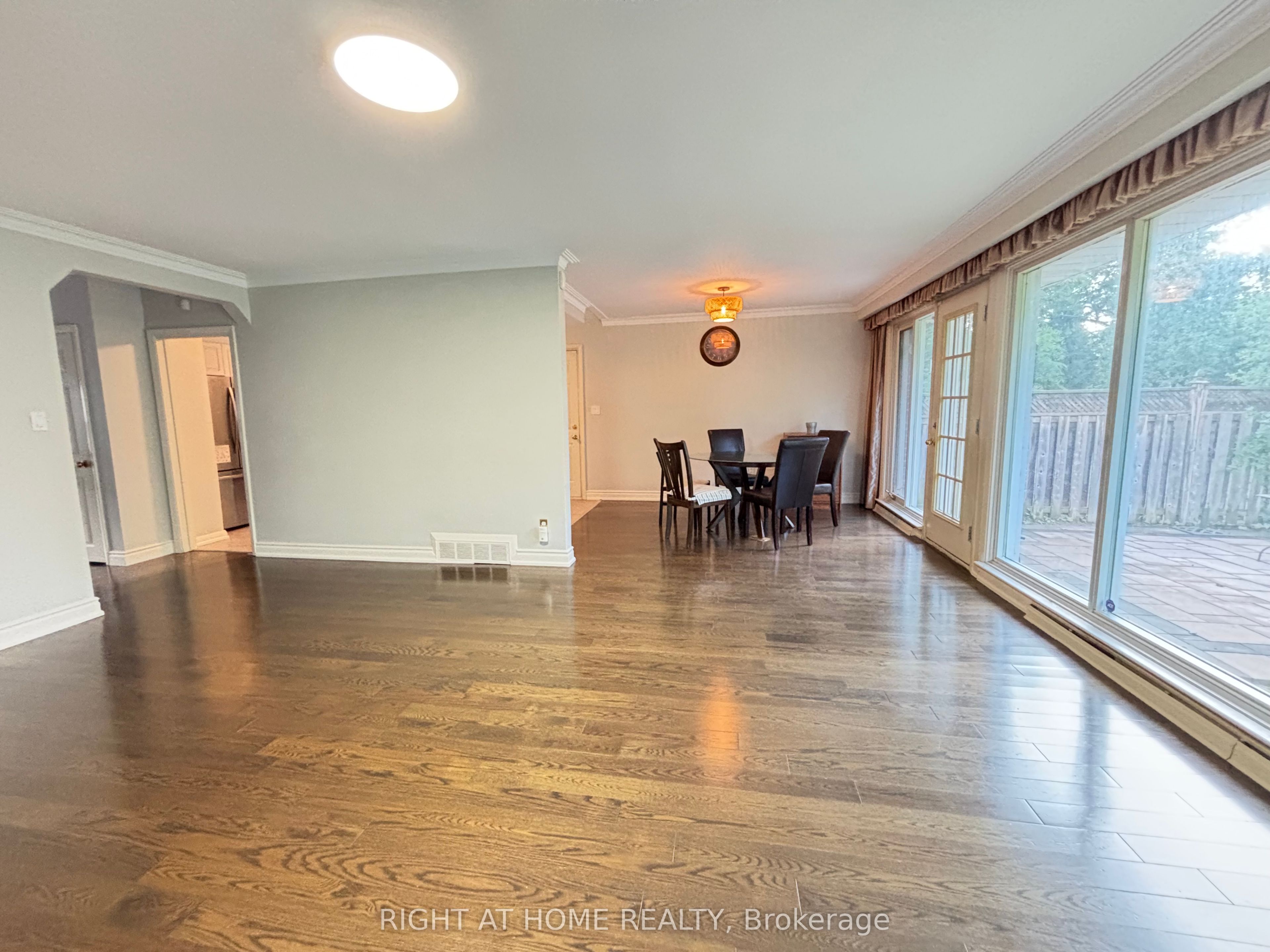 220 Newton Drive, Toronto, ON M2M 2P3 photo 4