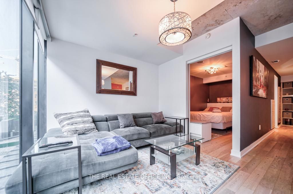 629 King Street W 331, Toronto, ON M5V 0G9 photo 3