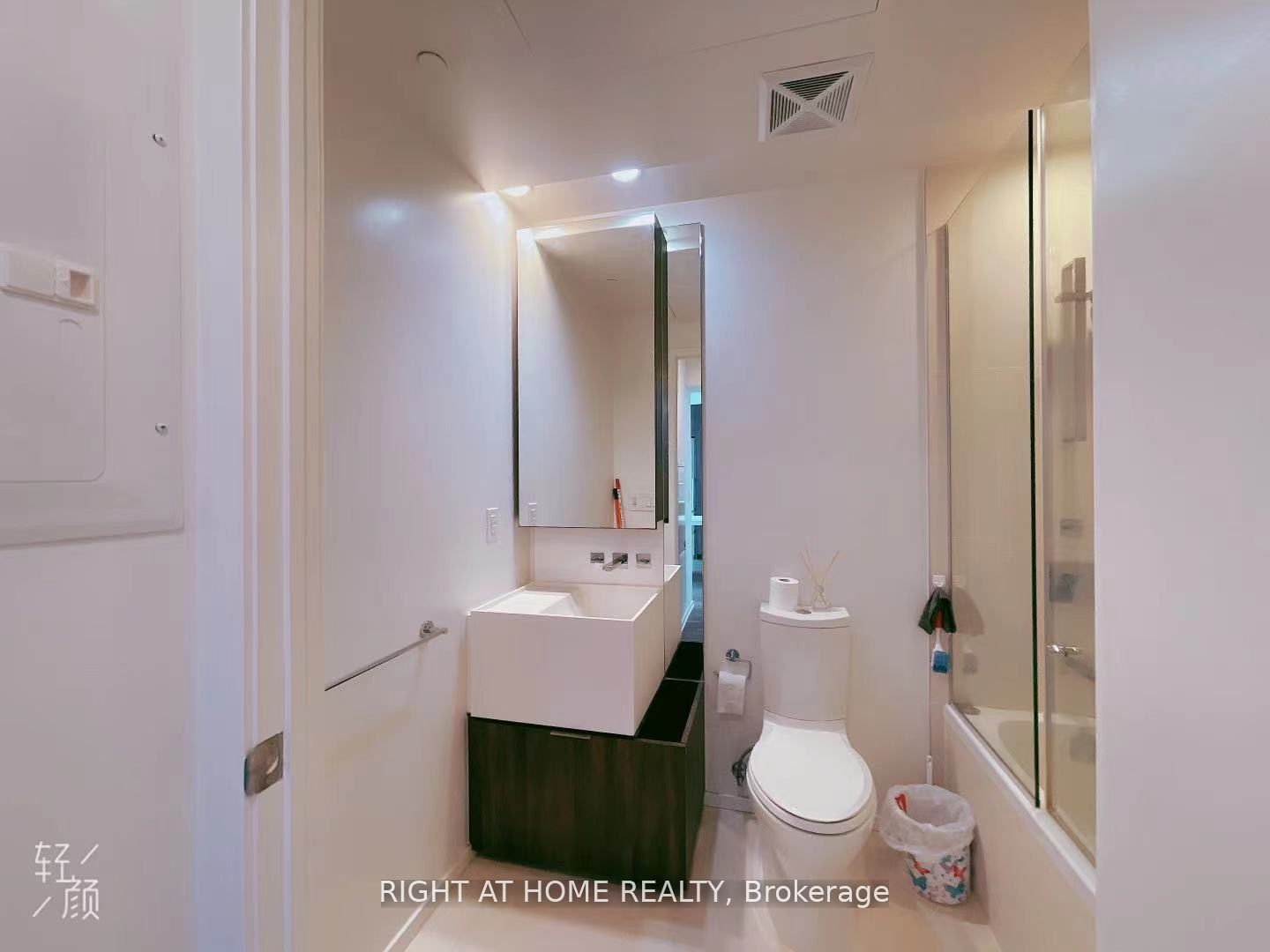 1 Bloor Street E 2912, Toronto, ON M4W 0A8 photo 5