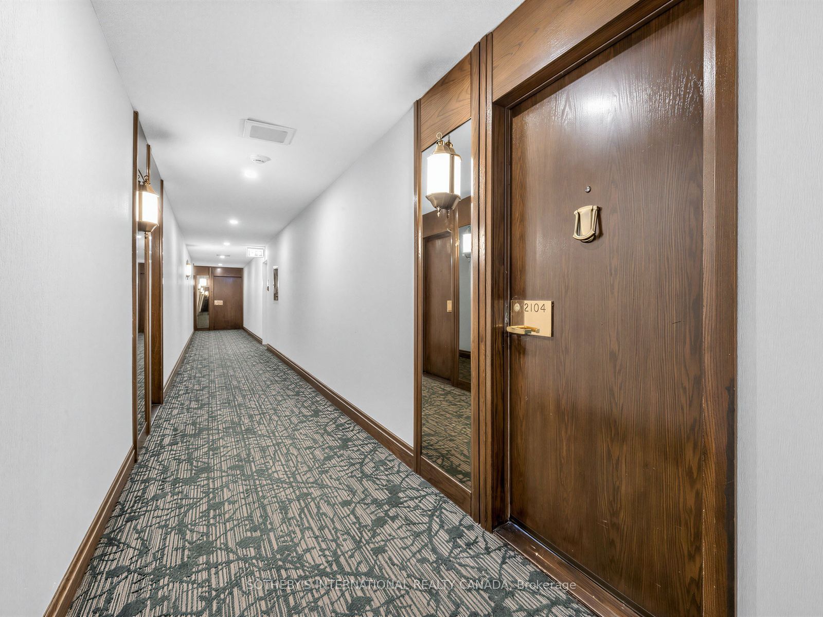 65 Harbour Square 2104, Toronto, ON M5J 2L4 photo 4