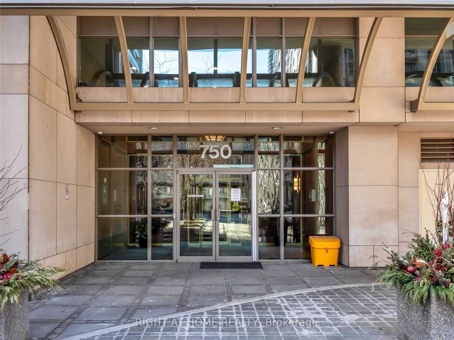 750 Bay Street 2306, Toronto, ON M5G 1N6 photo 2