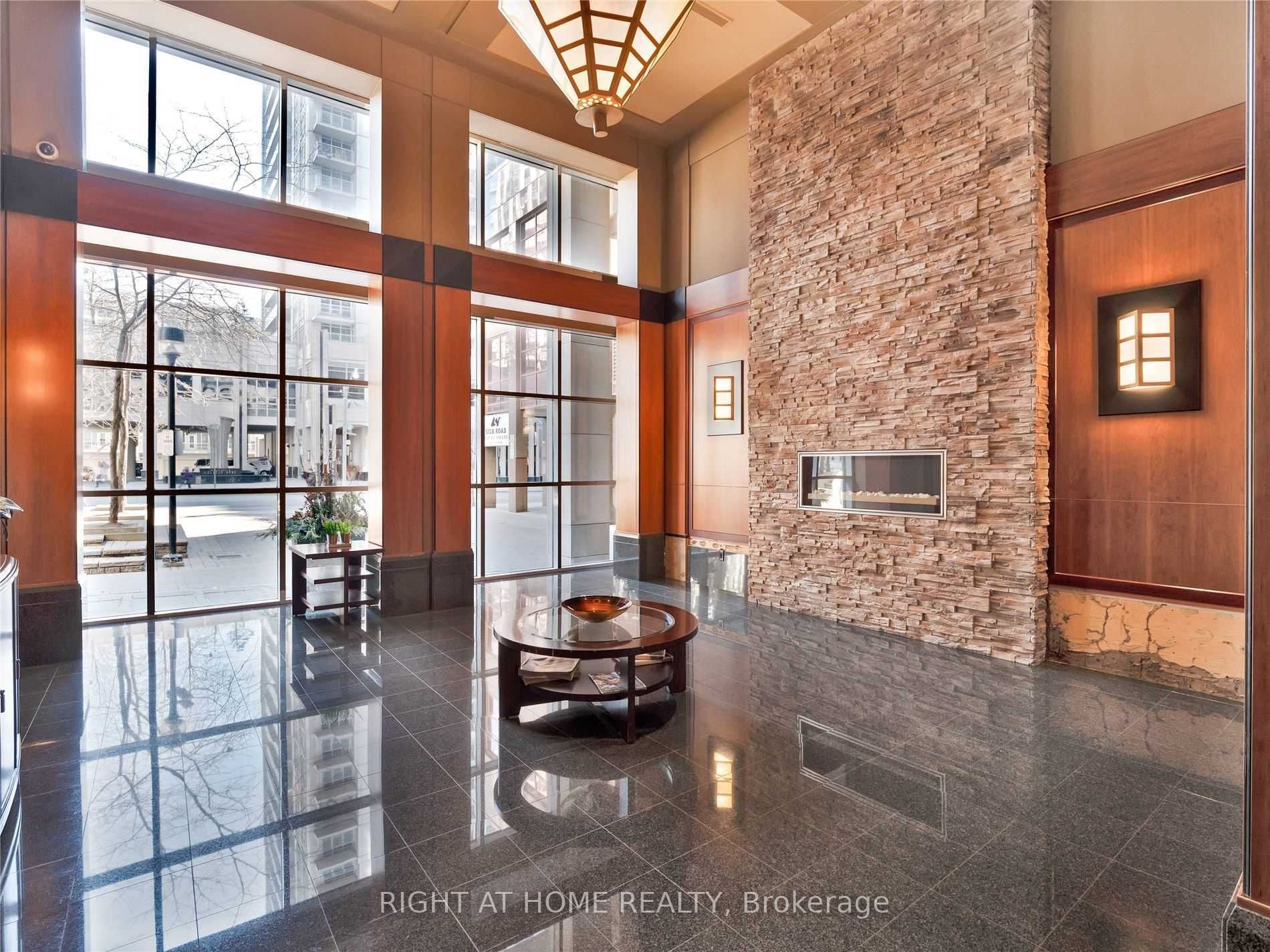 750 Bay Street 2306, Toronto, ON M5G 1N6 photo 3