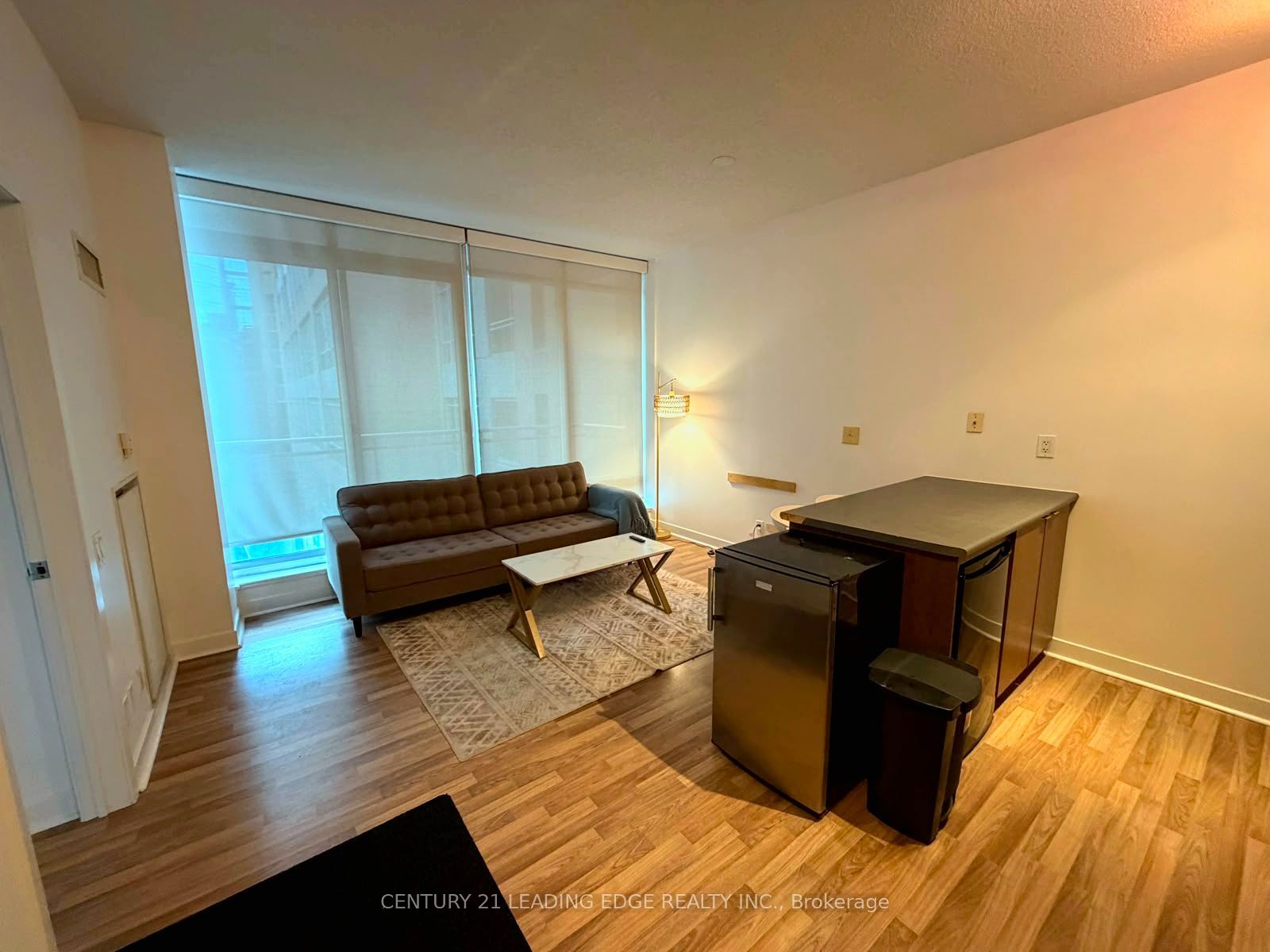 8 Colborne Street 2202, Toronto, ON M5E 1E1 photo 2