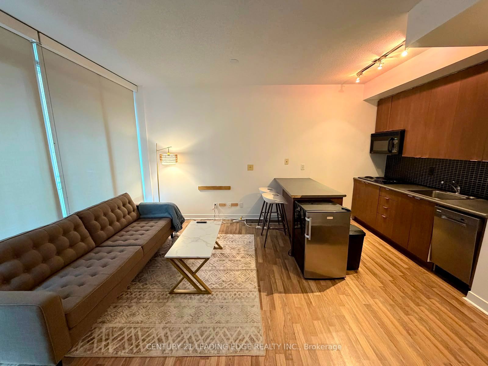8 Colborne Street 2202, Toronto, ON M5E 1E1 photo 3