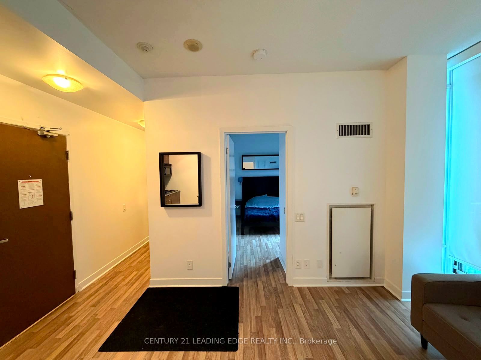 8 Colborne Street 2202, Toronto, ON M5E 1E1 photo 5
