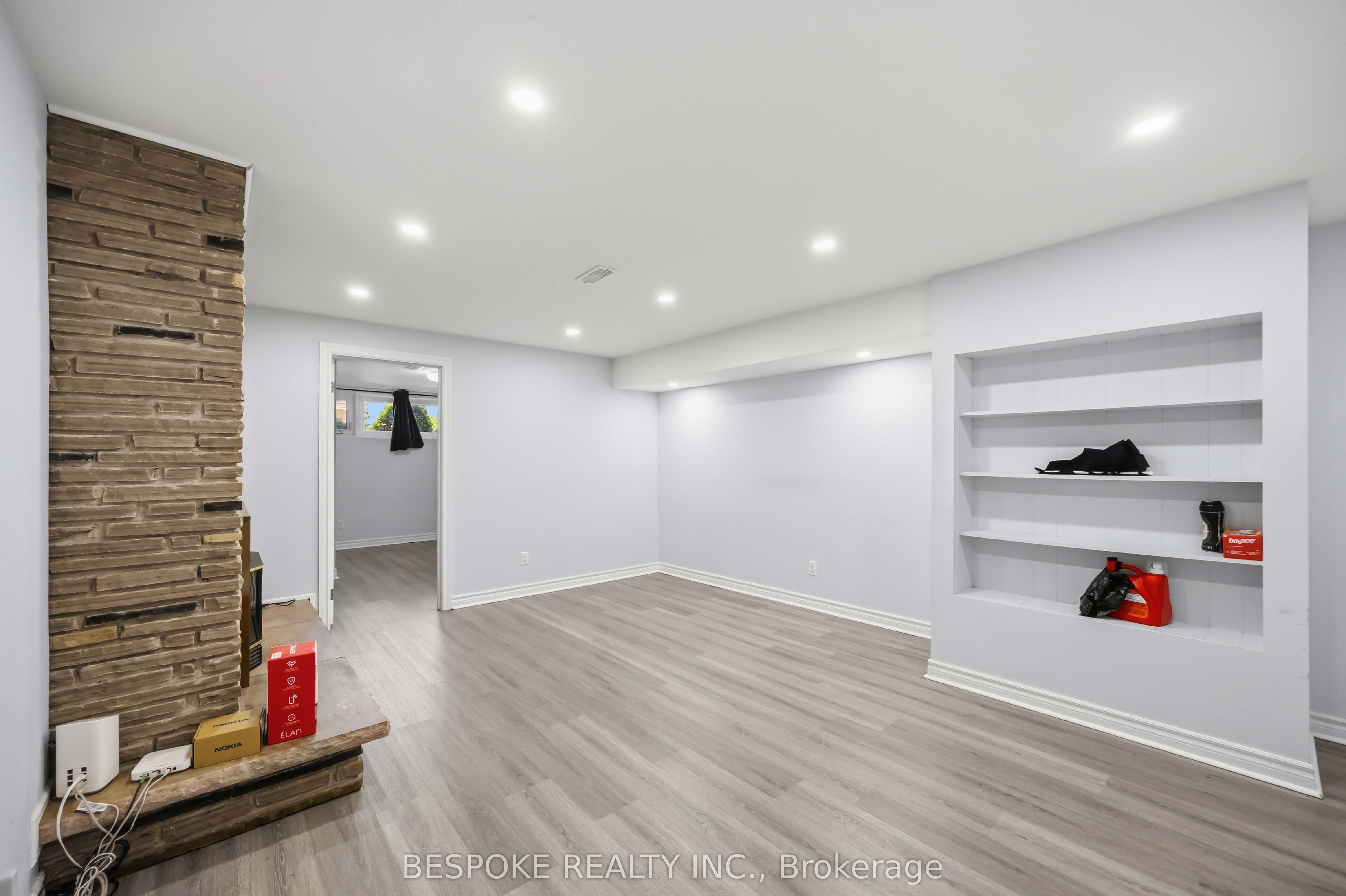 33 Combermere Drive Bsmt, Toronto, ON M3A 2W4 photo 3
