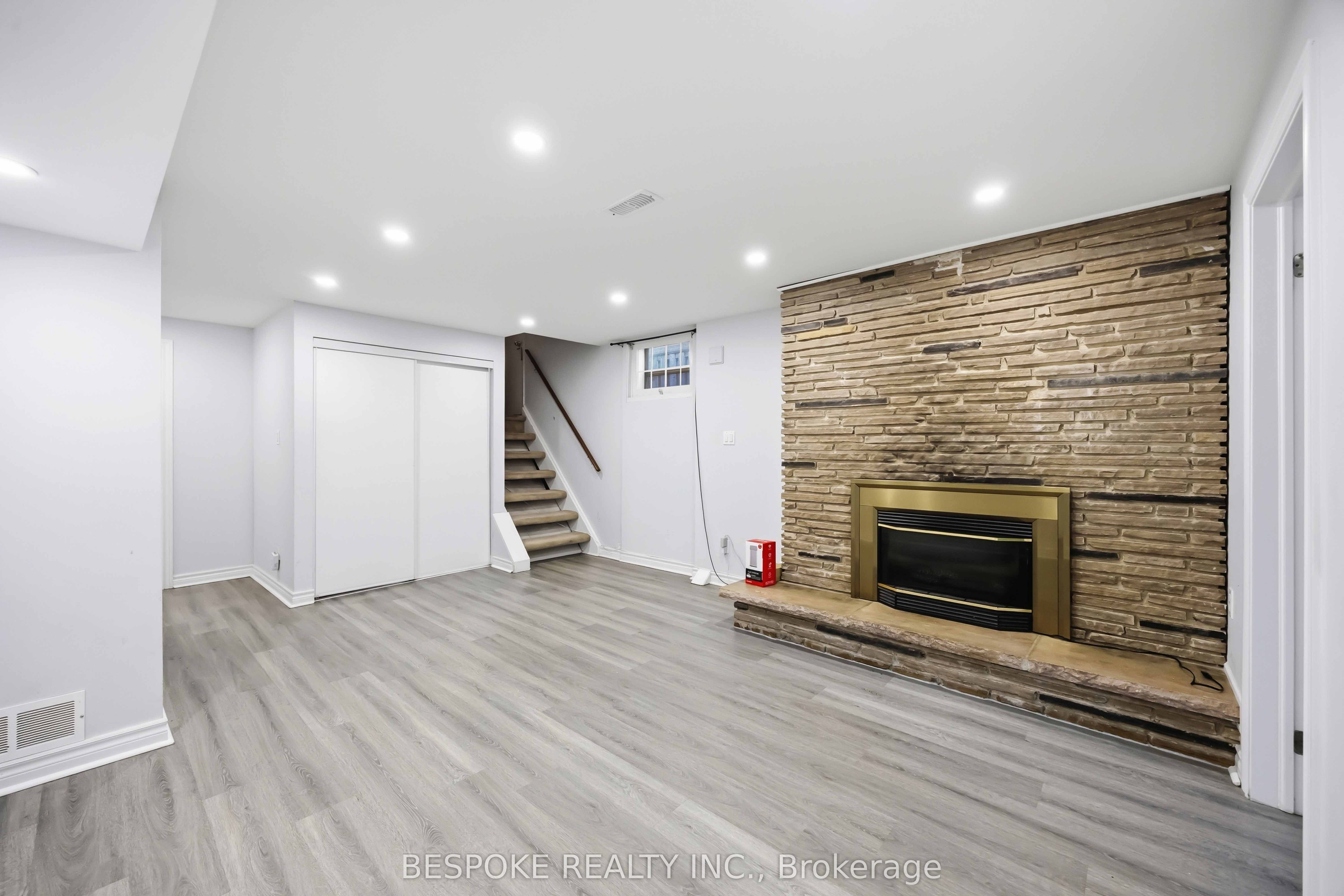33 Combermere Drive Bsmt, Toronto, ON M3A 2W4 photo 5