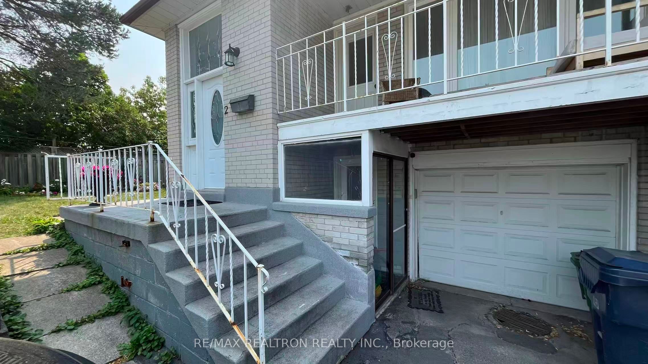 2 Greyhound Drive Bsmt, Toronto, ON M2H 1K3