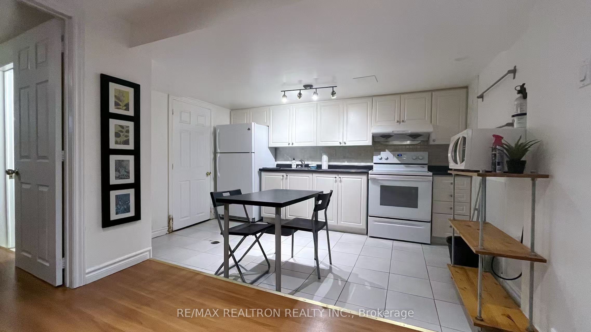 2 Greyhound Drive Bsmt, Toronto, ON M2H 1K3 photo 5
