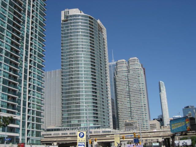 18 Yonge Street 1604, Toronto, ON M5E 1Z8
