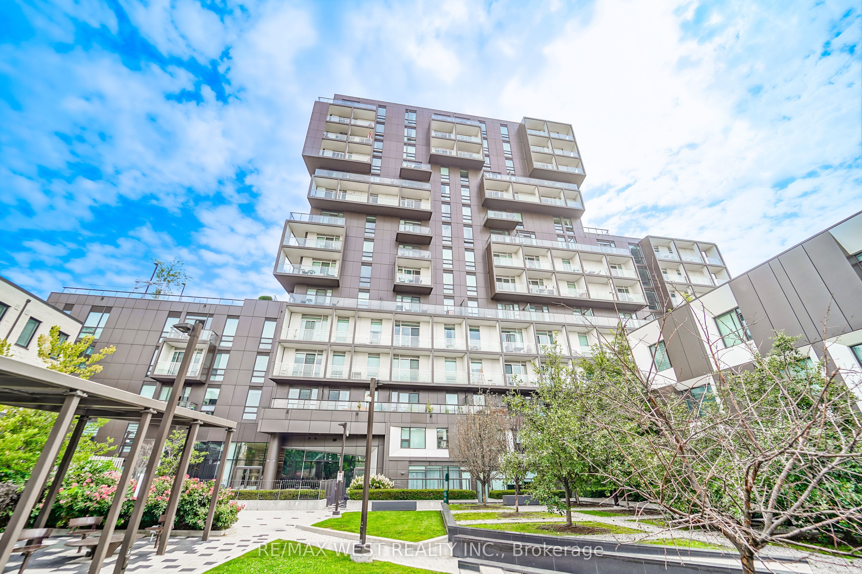 80 Vanauley Street 203, Toronto, ON M5T 0C9