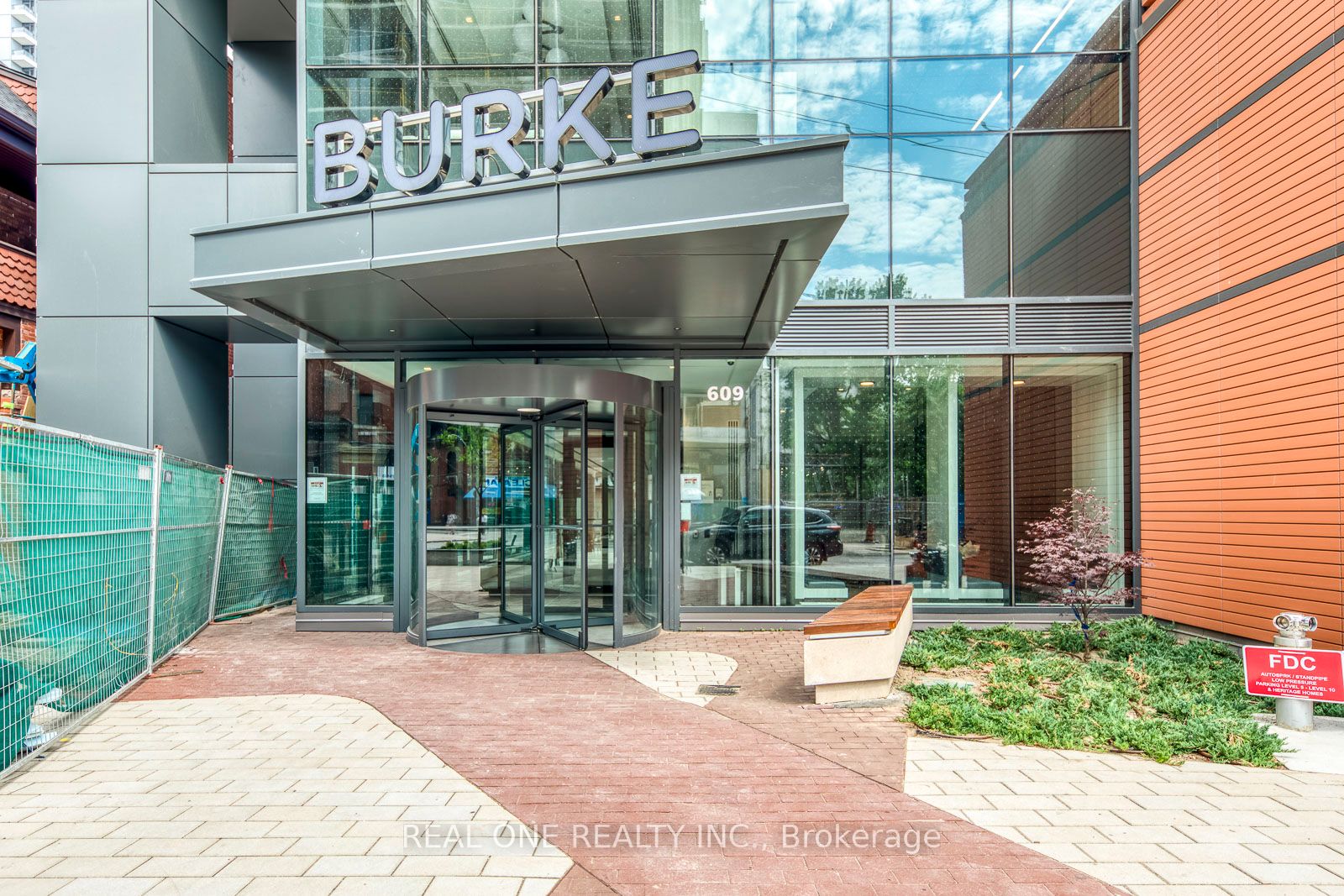 609 Sherbourne Street 4208, Toronto, ON M4X 0A4 photo 3