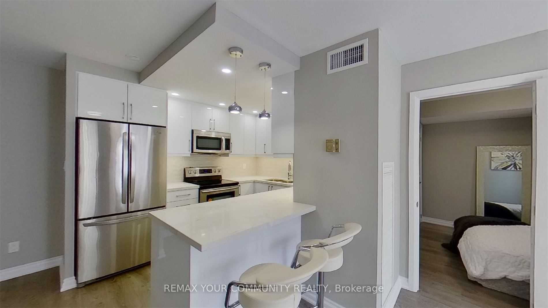 55 Centre Avenue 1601, Toronto, ON M5G 2H5