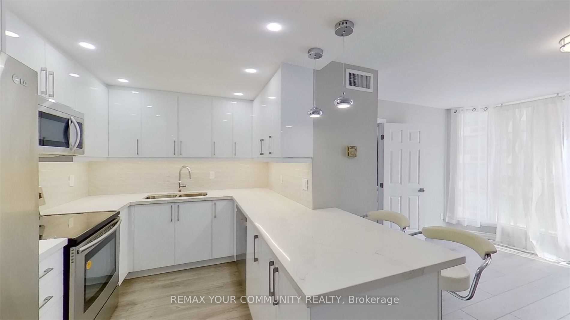 55 Centre Avenue 1601, Toronto, ON M5G 2H5 photo 5