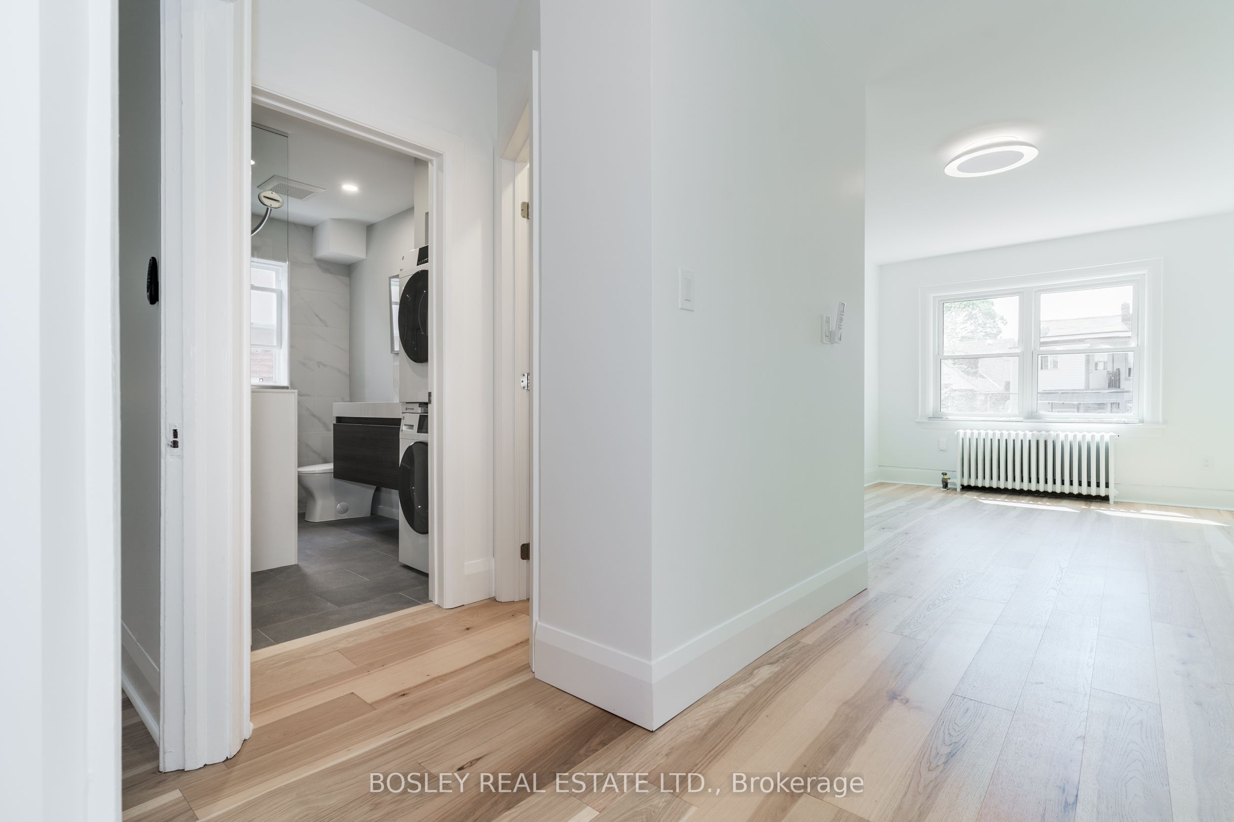 210 Westmount Avenue 1, Toronto, ON M6E 3M8 photo 4