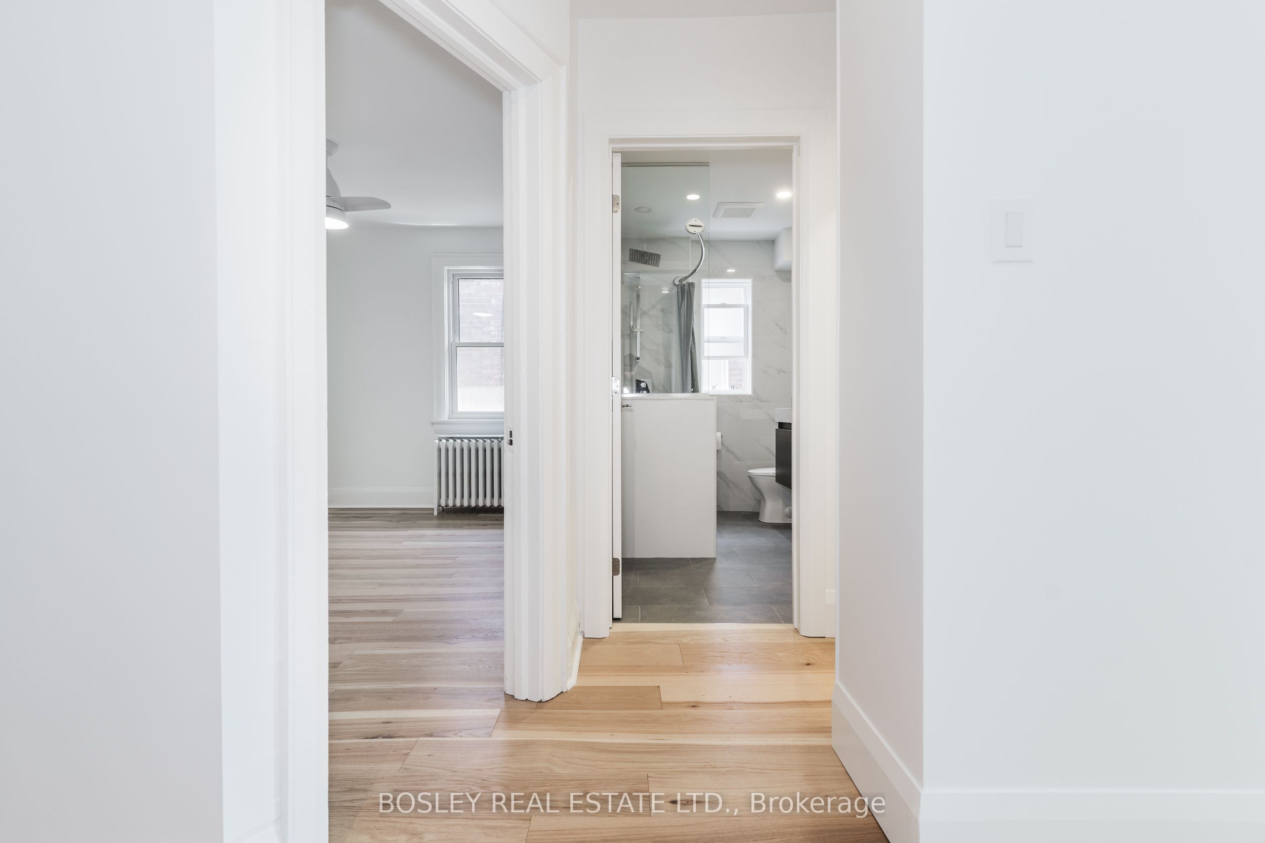 210 Westmount Avenue 1, Toronto, ON M6E 3M8 photo 5