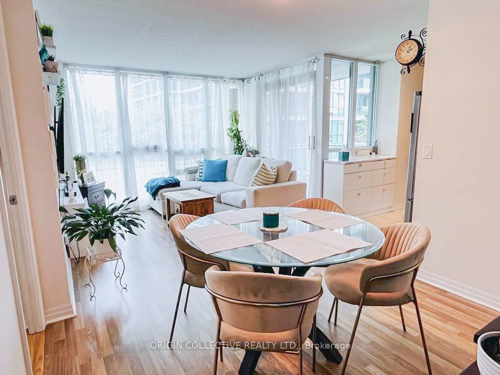 12 Yonge Street 602, Toronto, ON M5E 1Z9