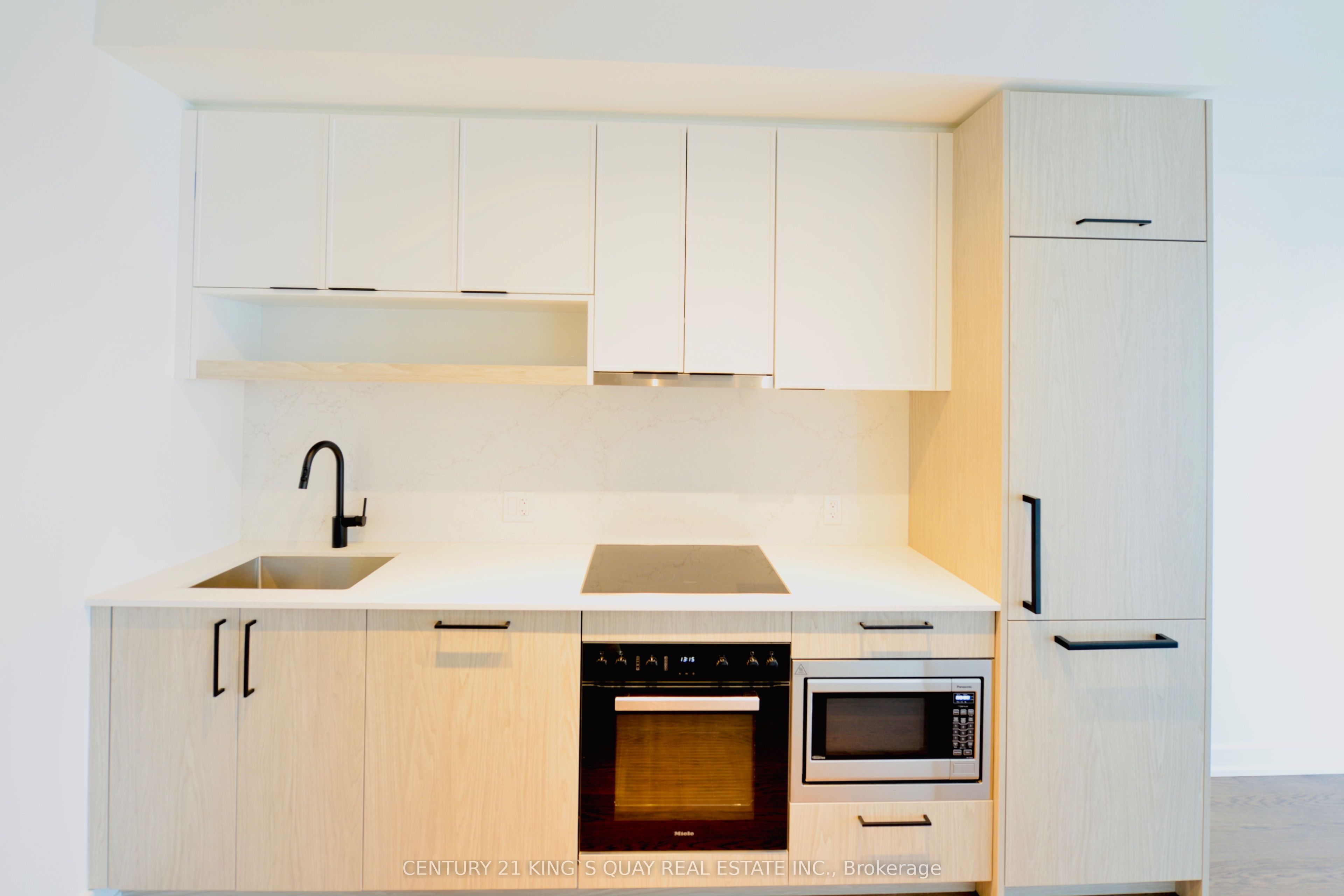89 Montclair Avenue 1526, Toronto, ON M5P 0A9 photo 2
