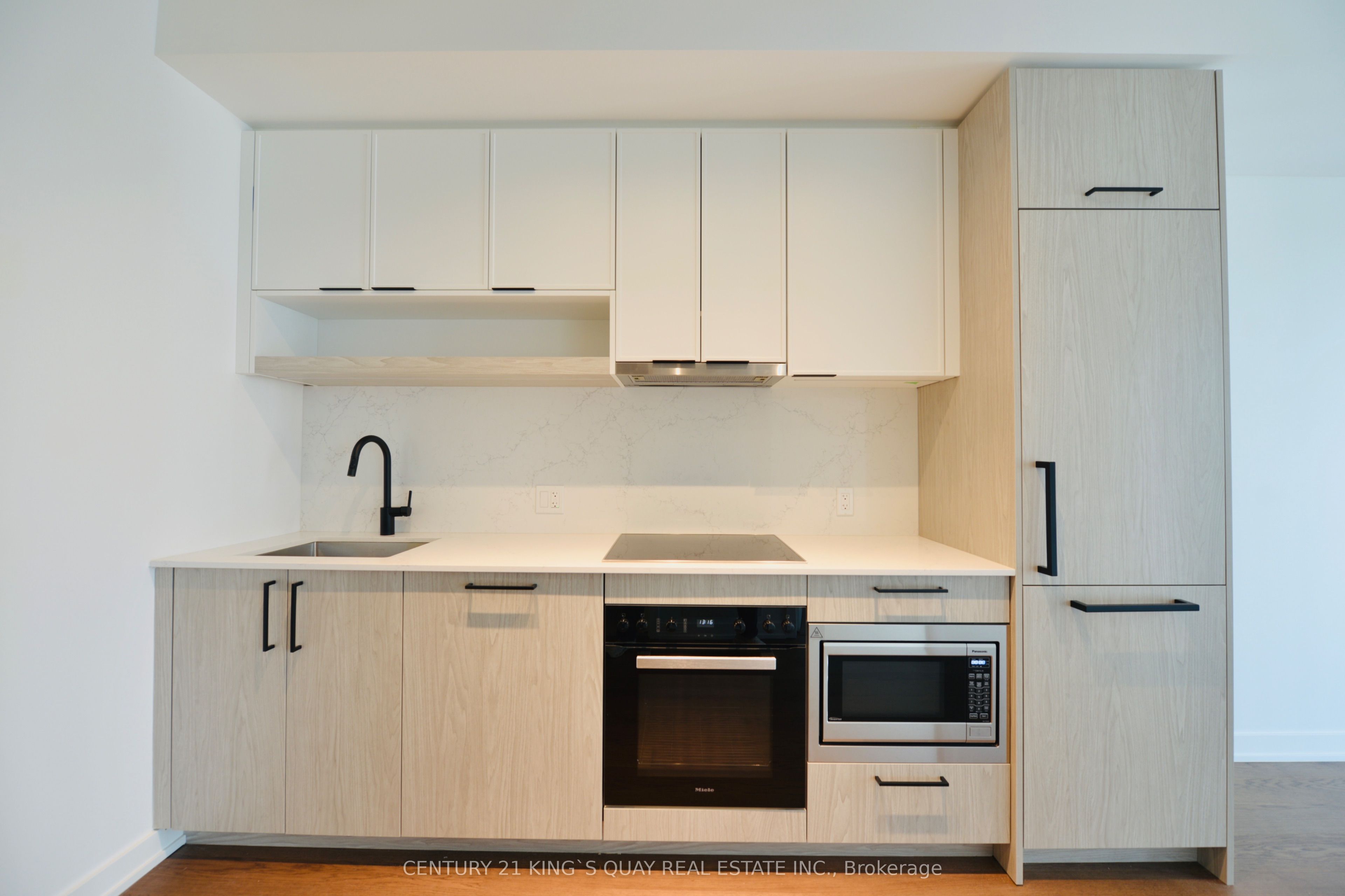 89 Montclair Avenue 1526, Toronto, ON M5P 0A9 photo 4