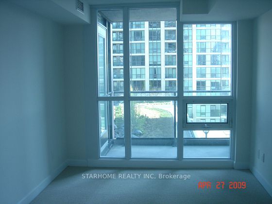 18 Harbour Street 706, Toronto, ON M5J 2Z6 photo 2