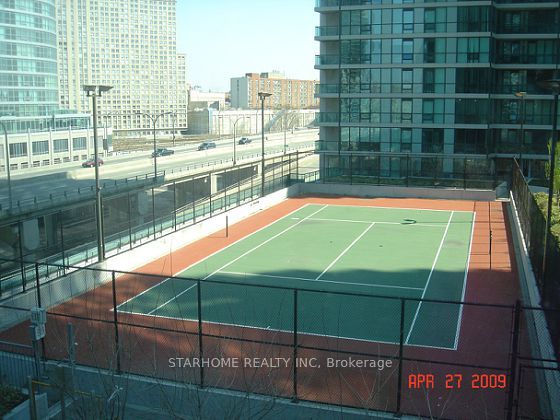18 Harbour Street 706, Toronto, ON M5J 2Z6 photo 4