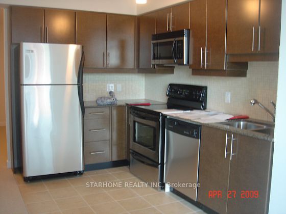 18 Harbour Street 706, Toronto, ON M5J 2Z6 photo 5