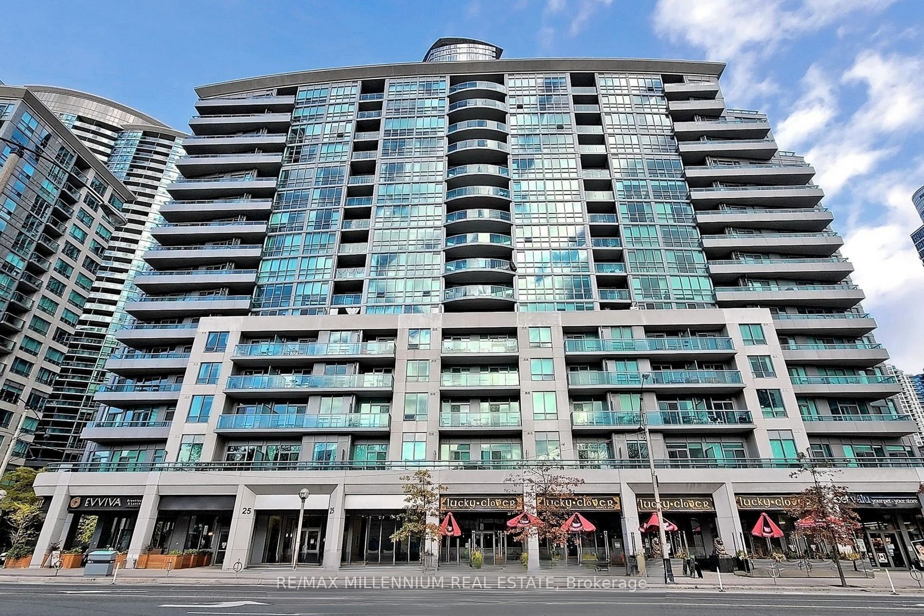 25 Lower Simcoe Street 1508, Toronto, ON M5J 0C8 photo 2