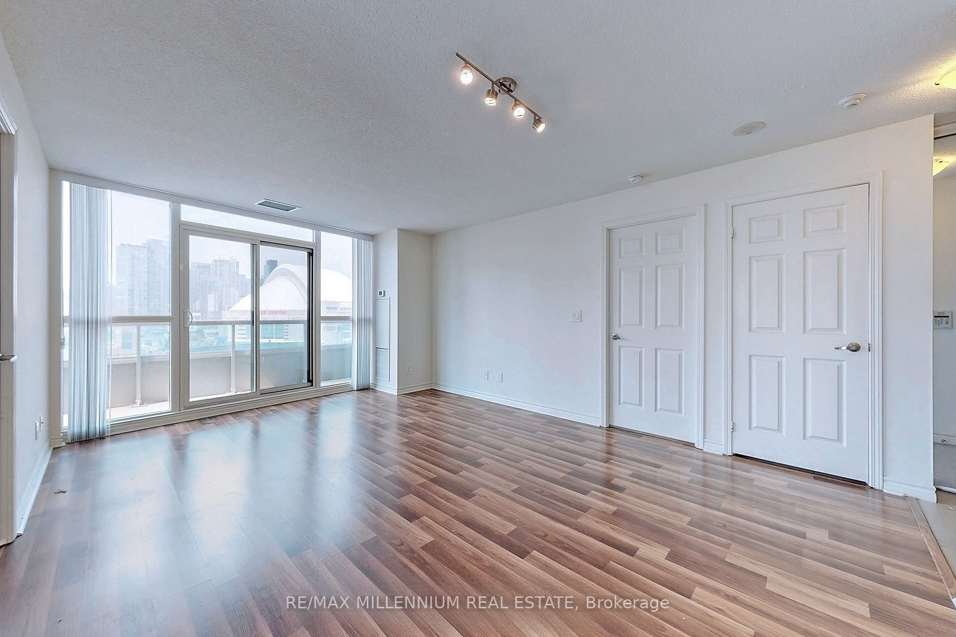 25 Lower Simcoe Street 1508, Toronto, ON M5J 0C8 photo 5