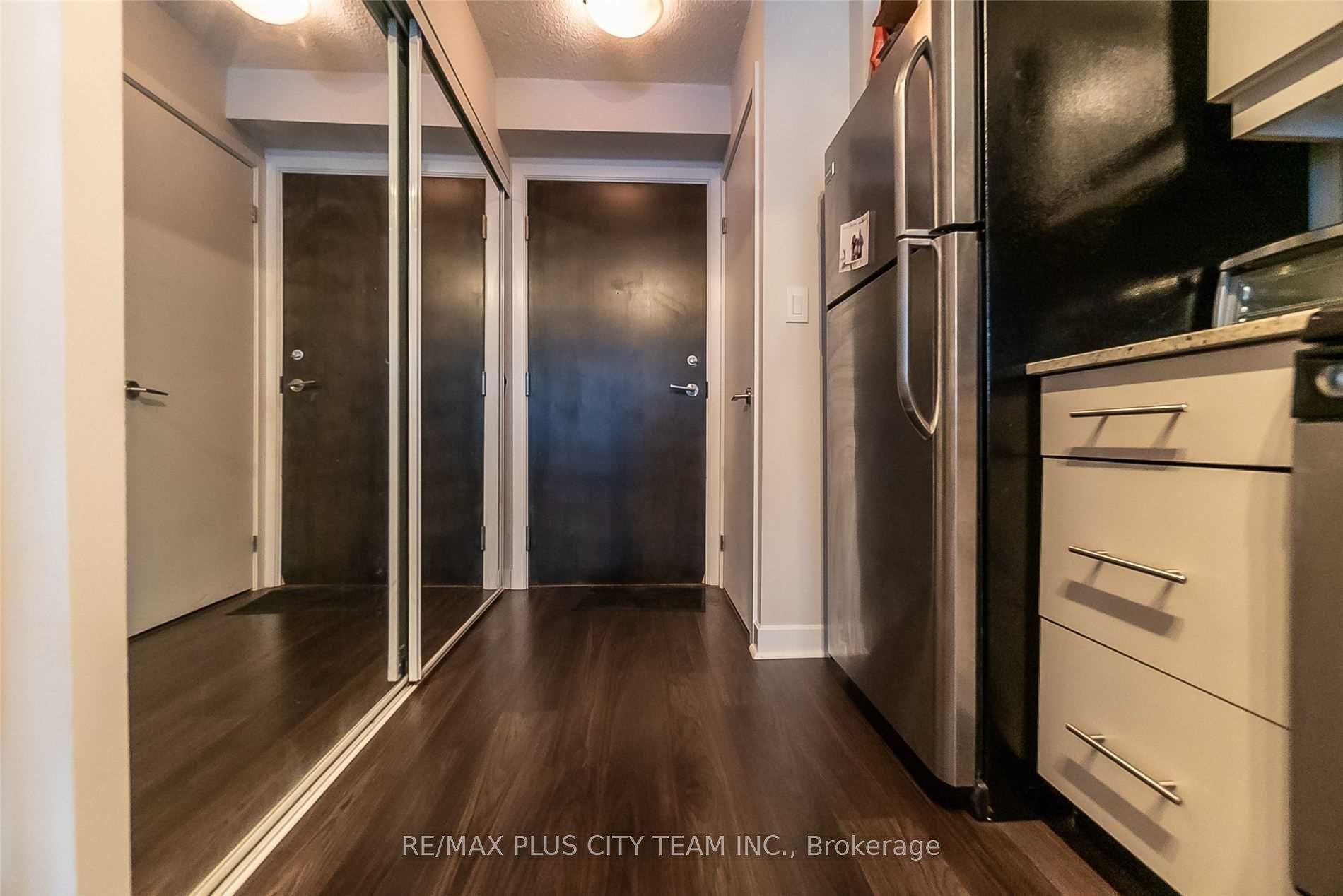 33 Bay Street 602, Toronto, ON M5J 2Z3 photo 2