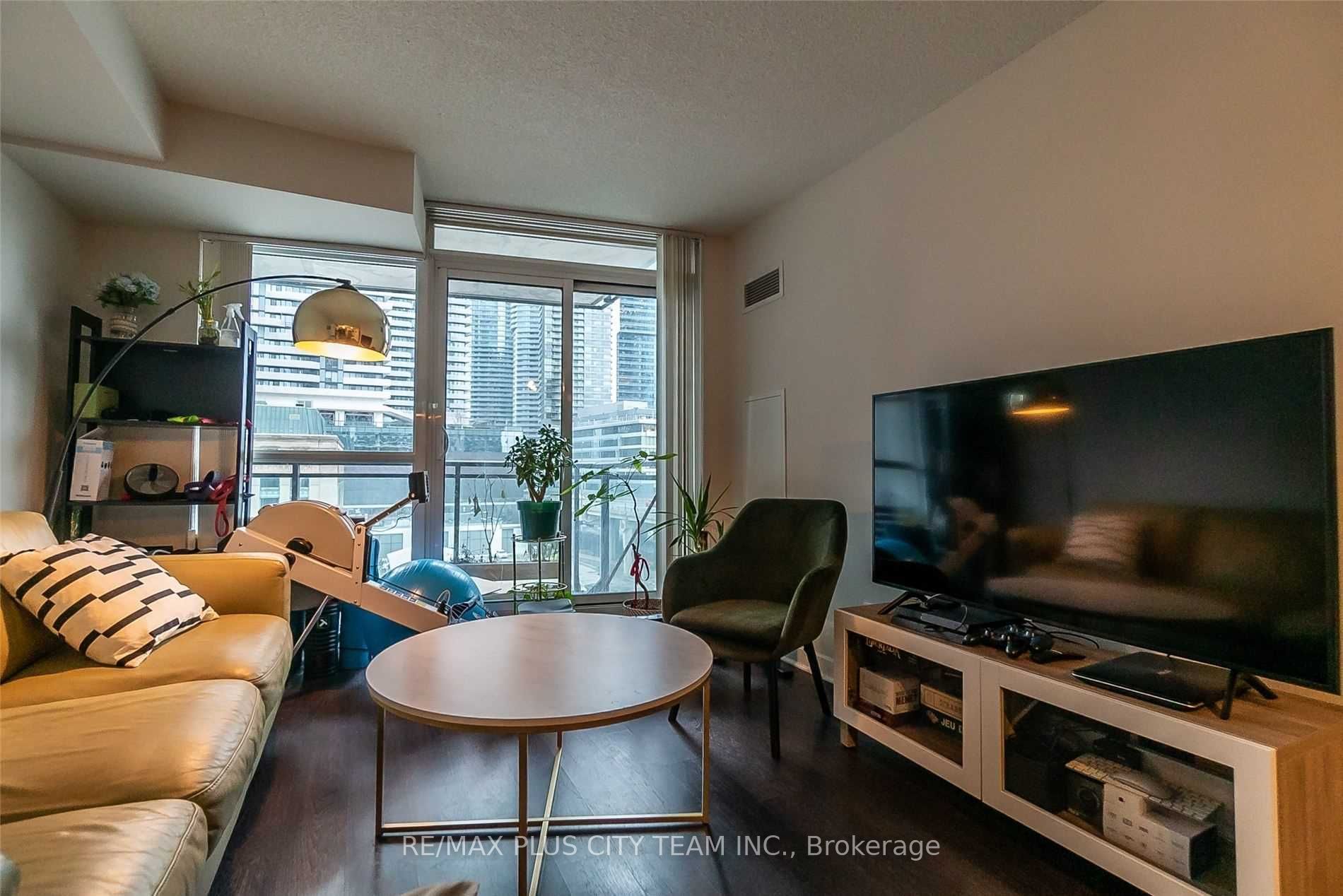 33 Bay Street 602, Toronto, ON M5J 2Z3 photo 3
