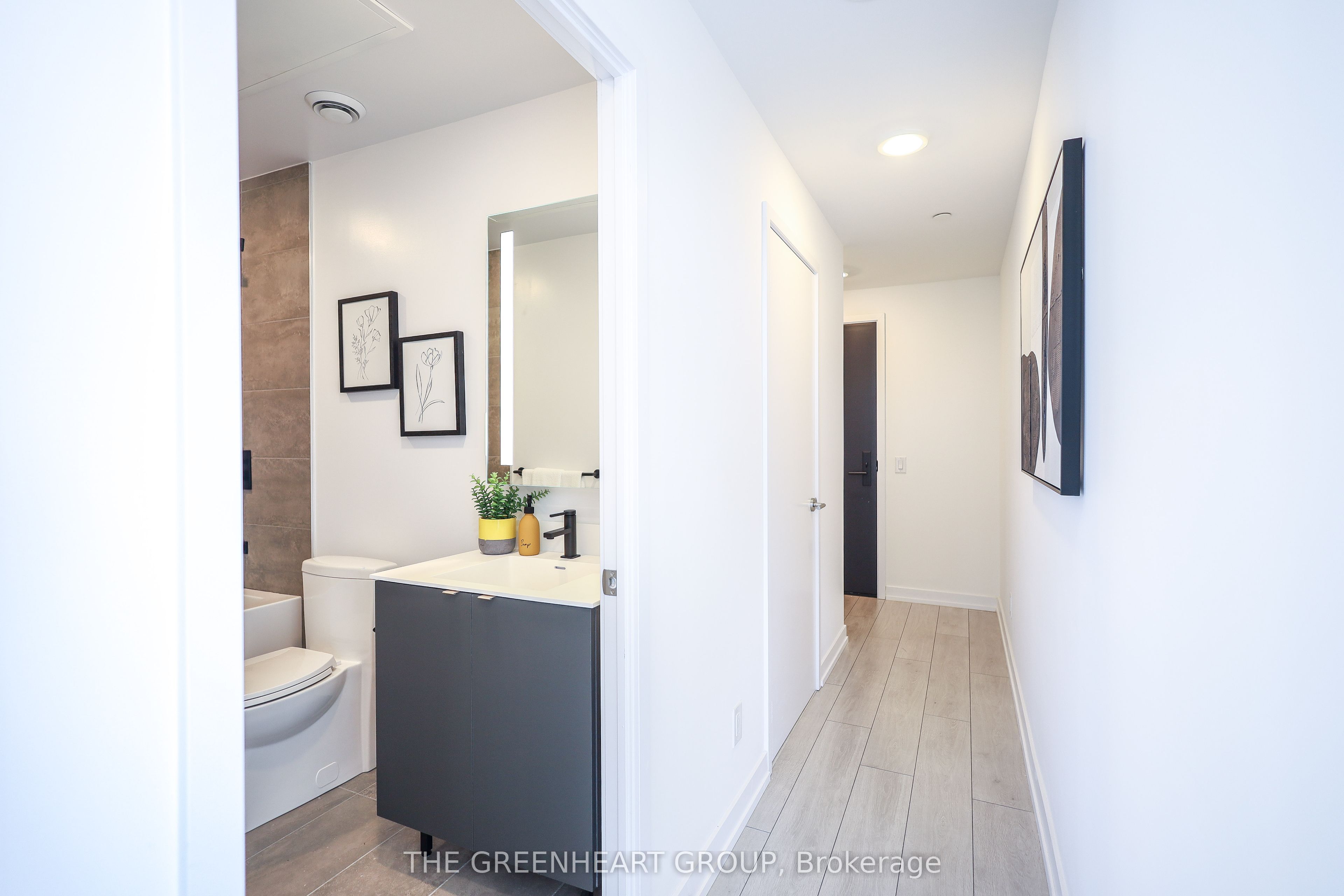 500 Dupont Street 504, Toronto, ON M6G 0B8 photo 4