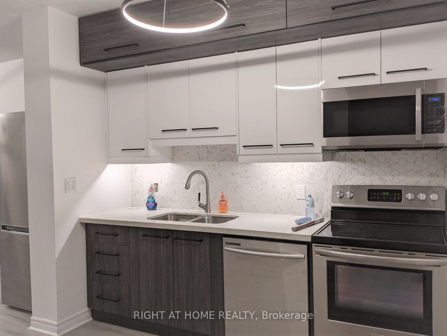 152 Saint Patrick Street 208, Toronto, ON M5T 3J9 photo 3