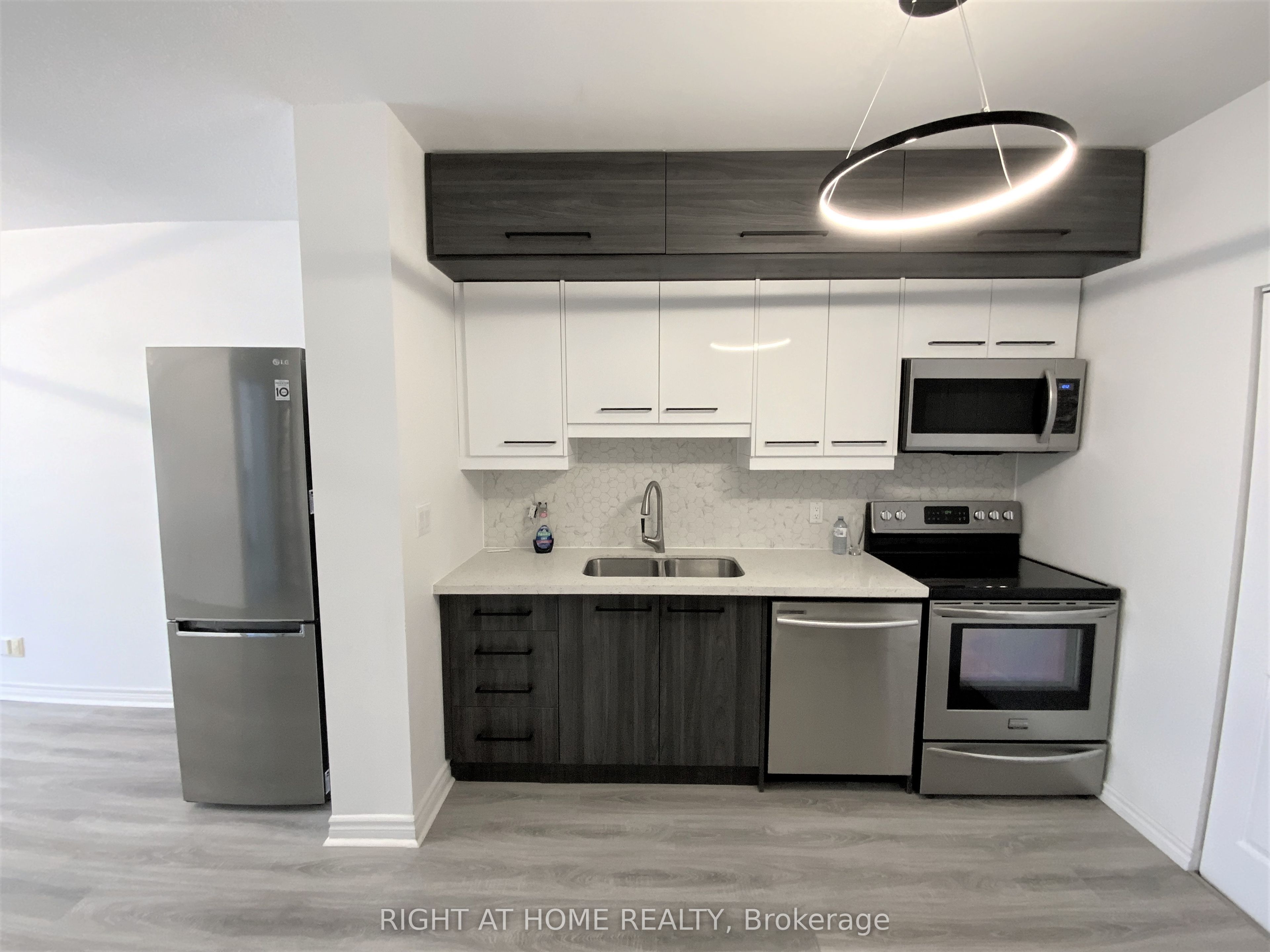 152 Saint Patrick Street 208, Toronto, ON M5T 3J9 photo 4