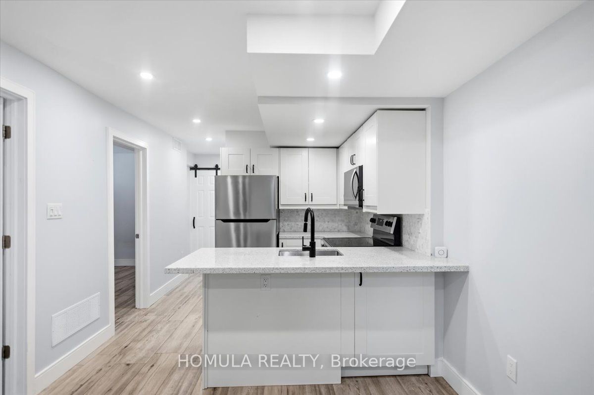 29 Grace Street Basement, Toronto, ON M6G 3A6 photo 3