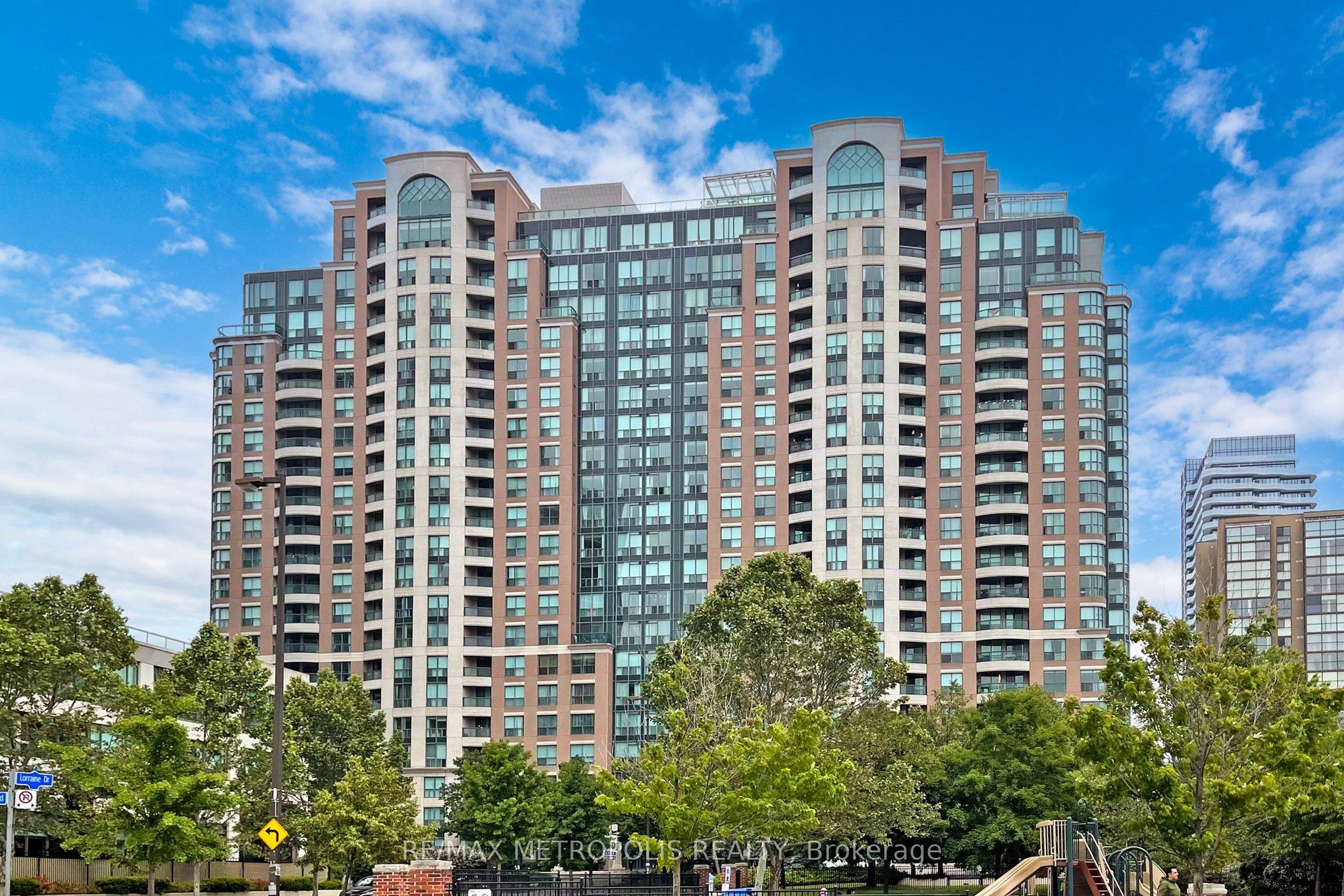 23 Lorraine Drive 1906, Toronto, ON M2N 6Z6